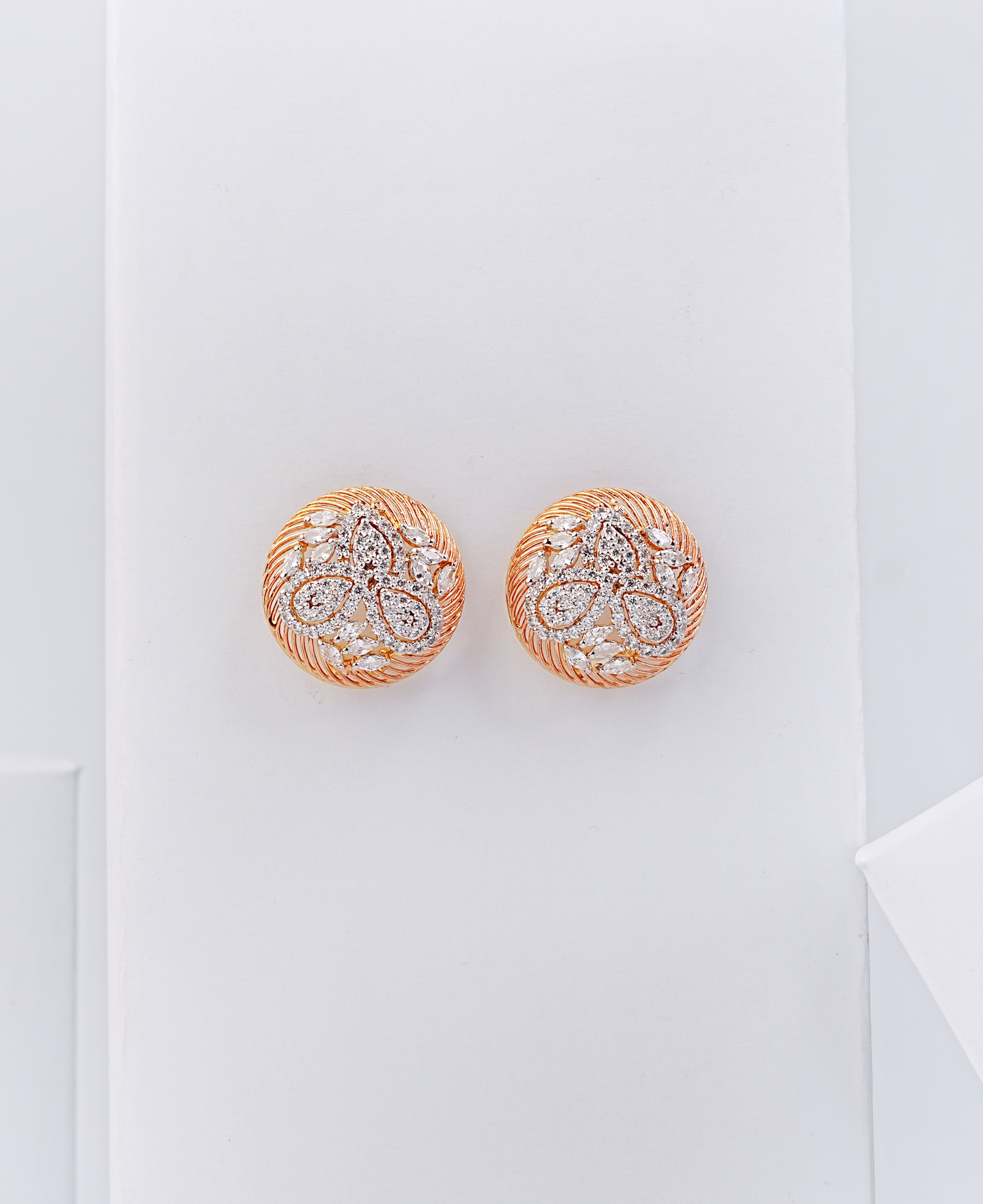Papillon Gold Tops