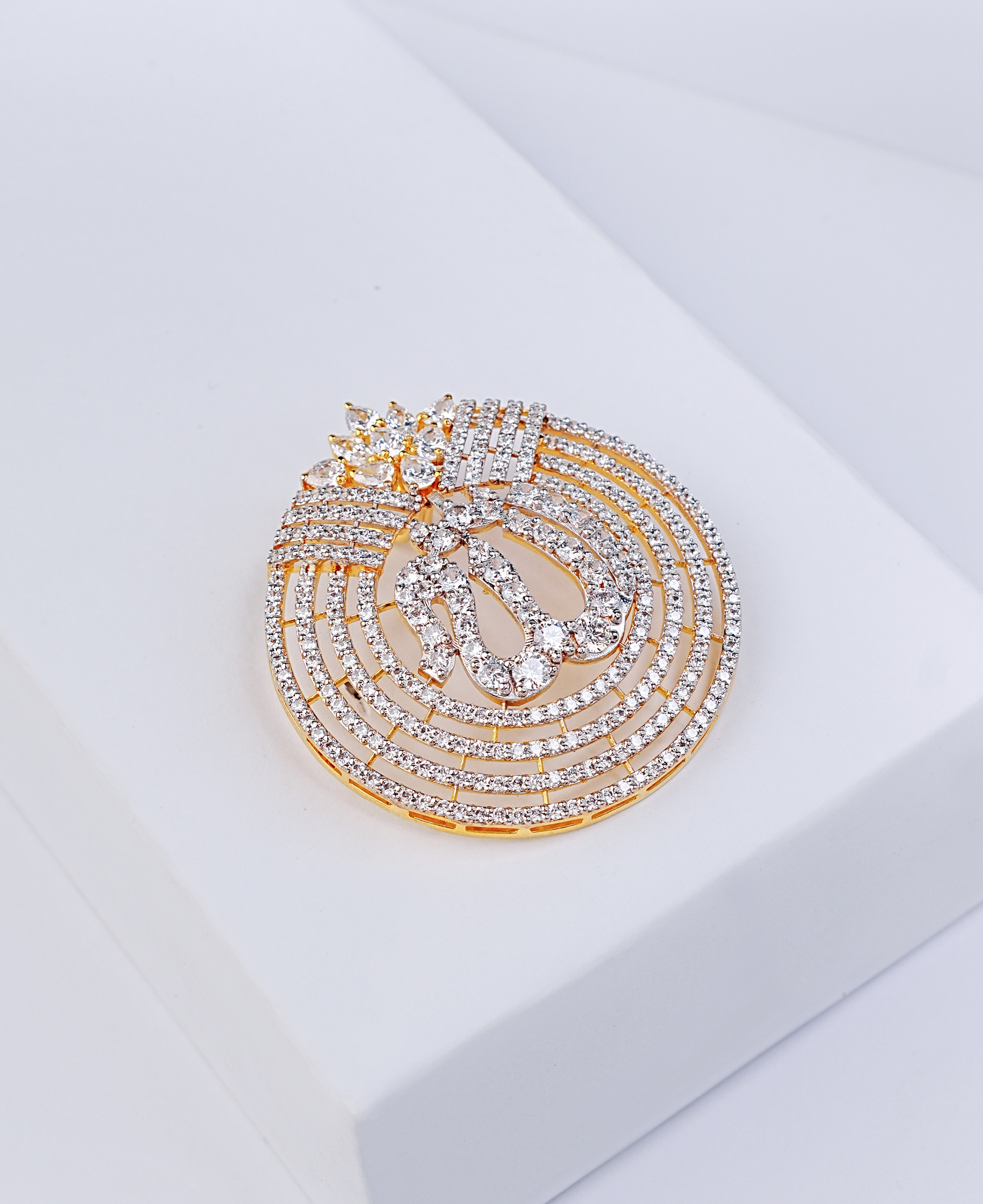 Zrc Halo Gold 'A' Pendant 3