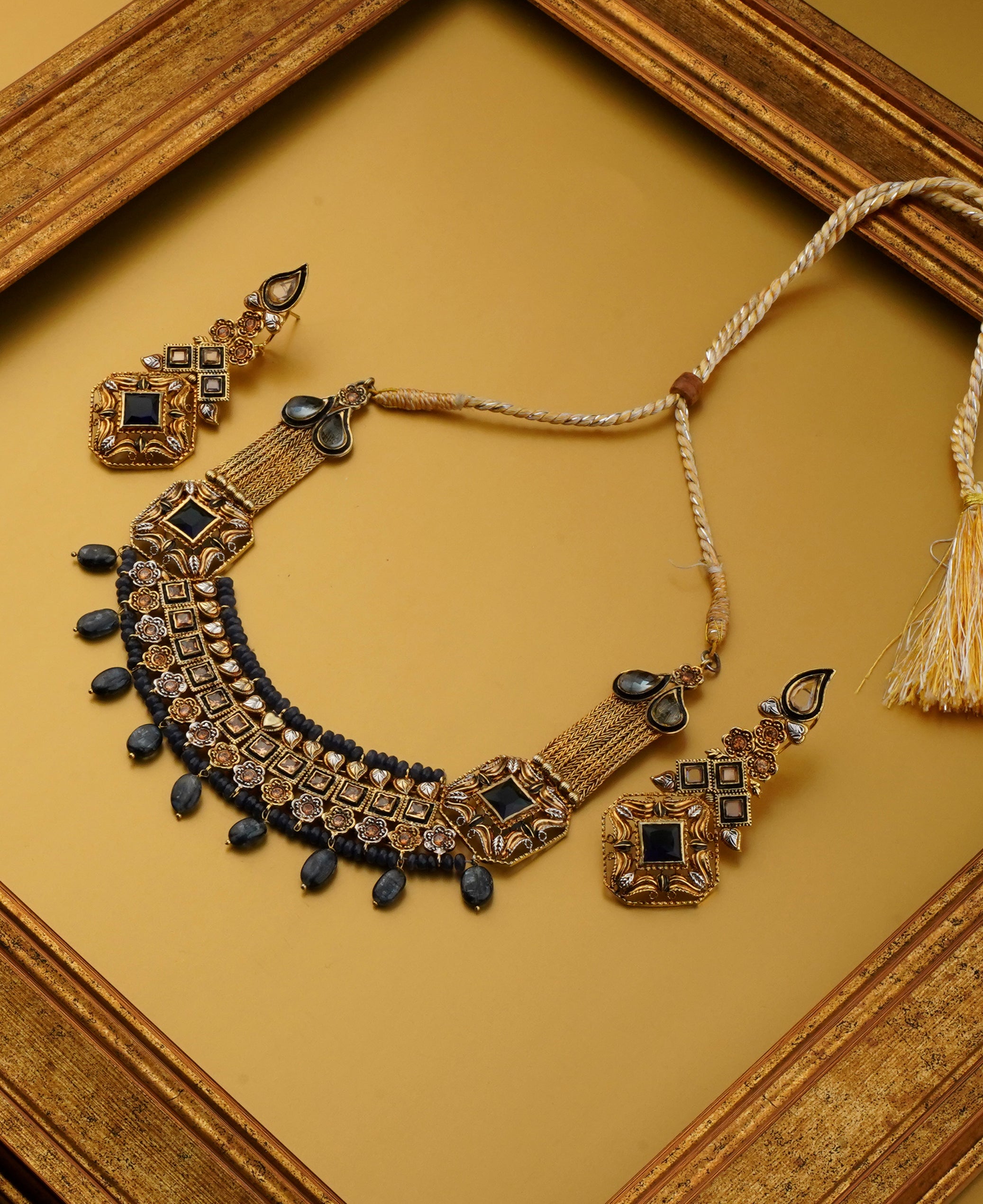 The Nargis - Sapphire Mesh-Like Chain Set 2