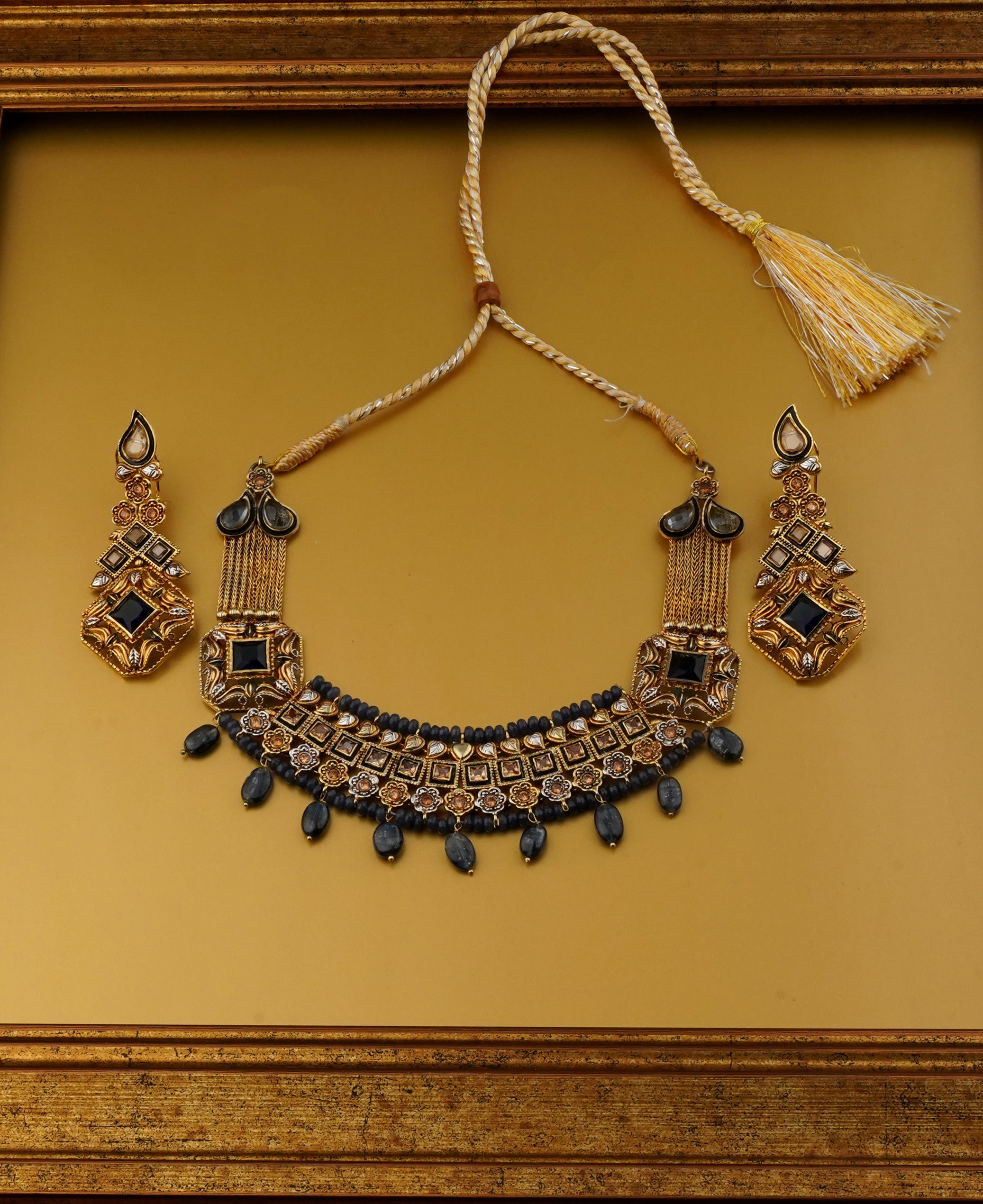 The Nargis - Sapphire Mesh-Like Chain Set 2