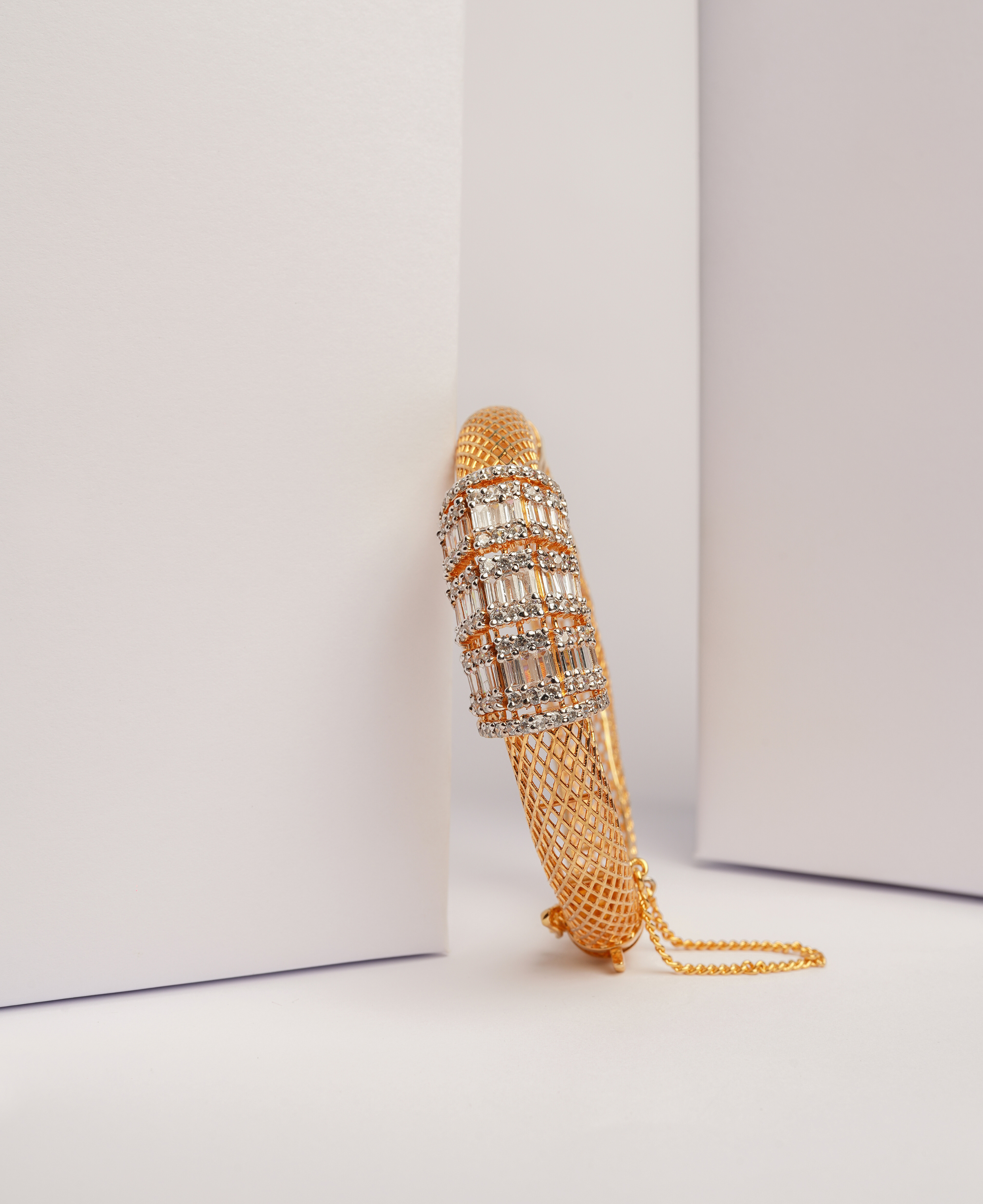 Netted Baguette Broch Kara