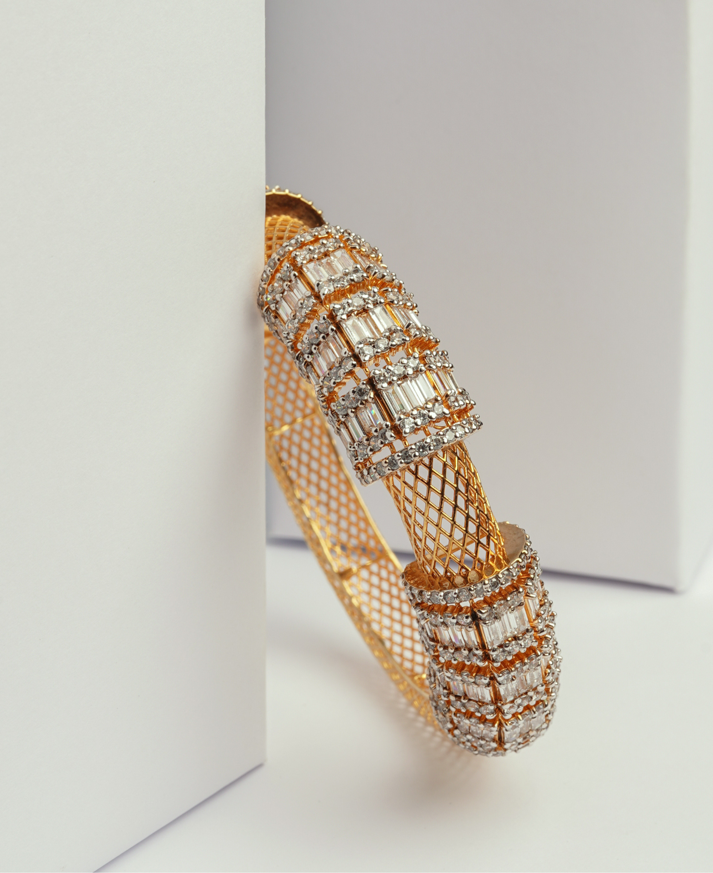 Netted Tri Baguette Broch Kara