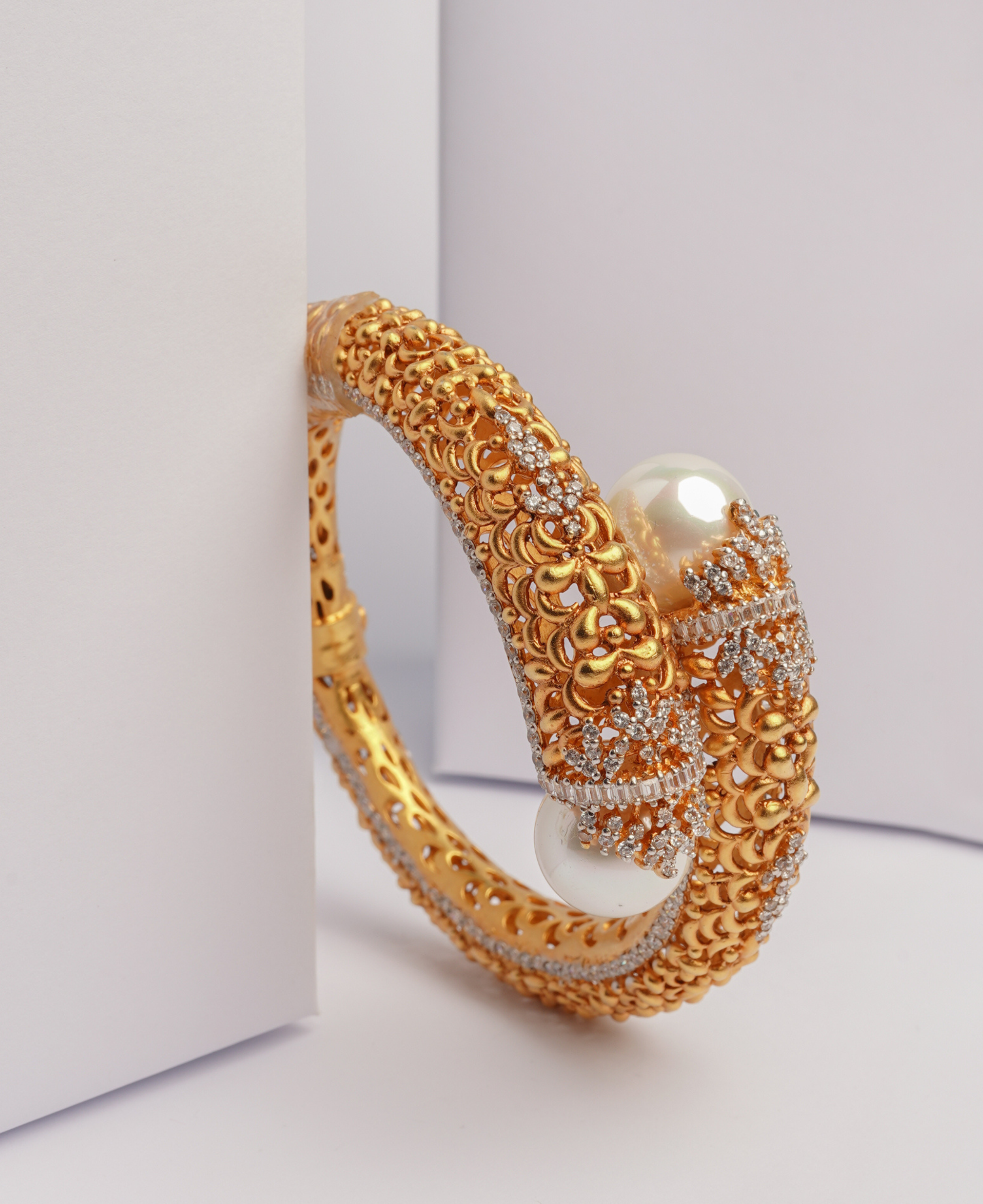 Carved Metal Pearl Kara