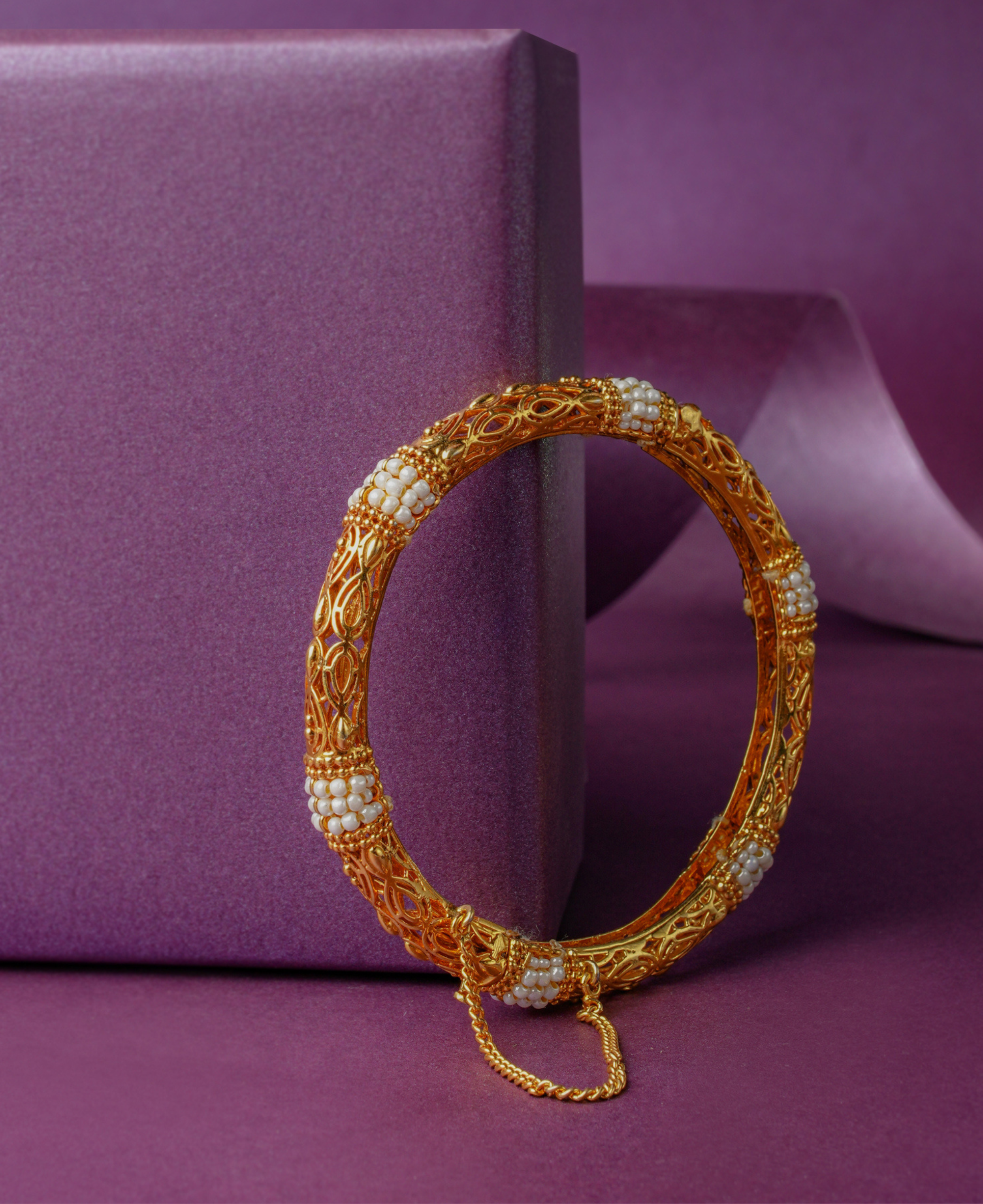 Carved Filigree Pearl Kara