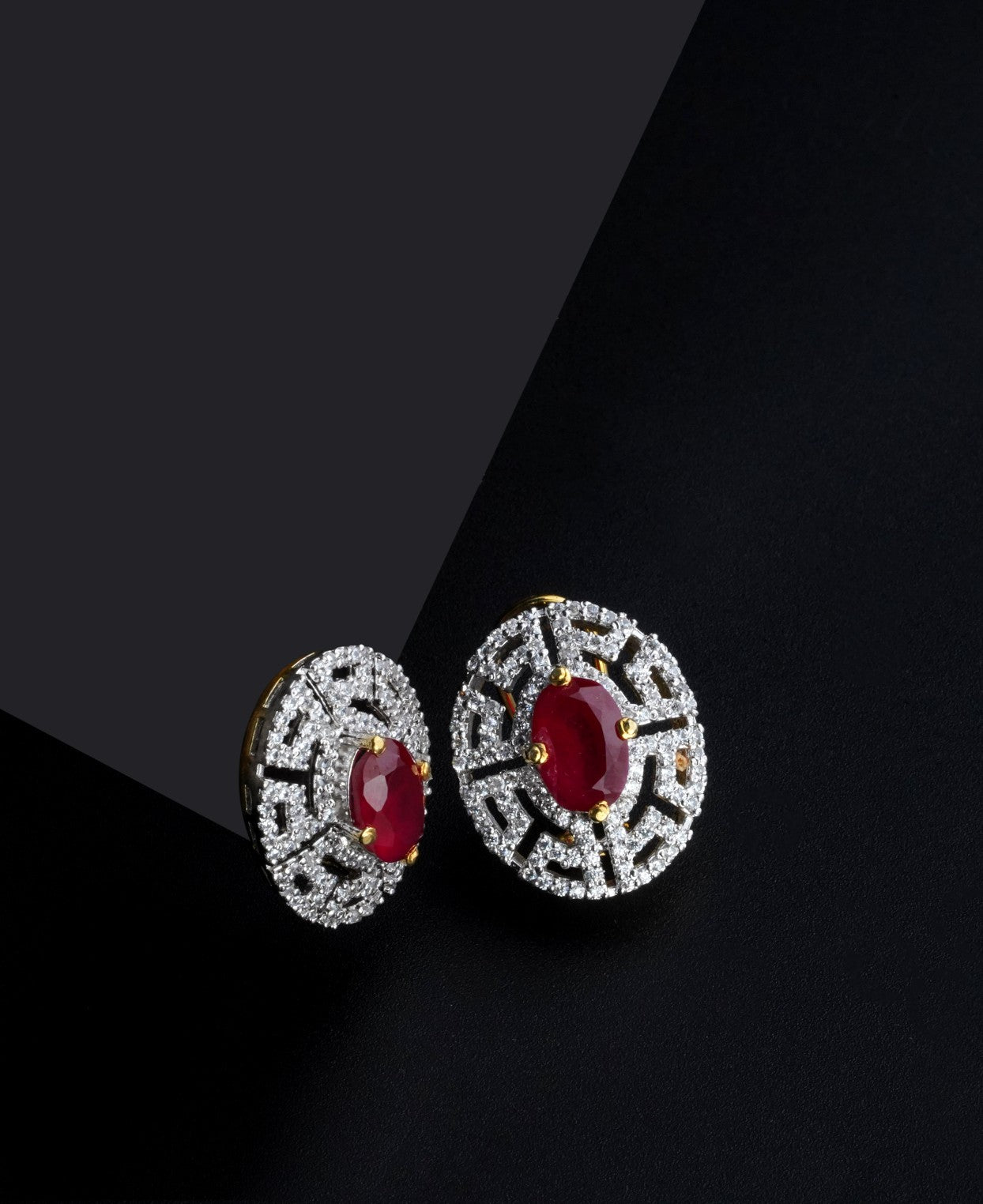 Chetum Maze Studs