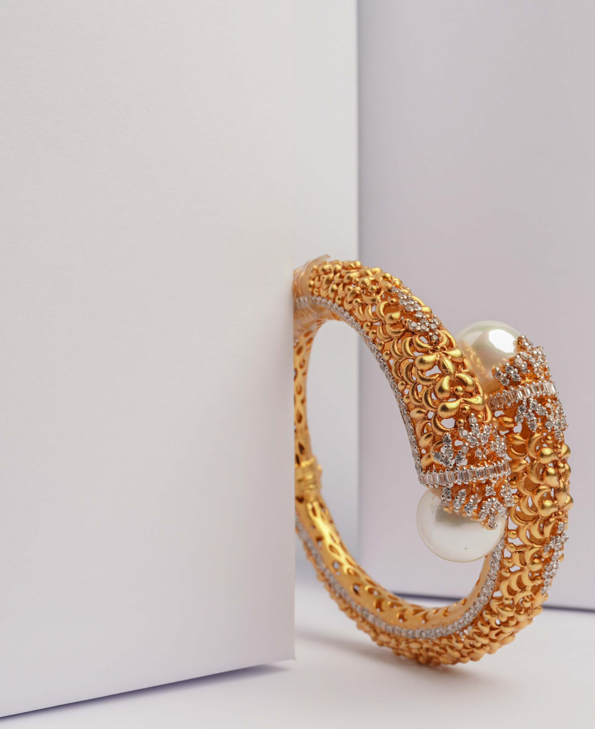 Carved Metal Pearl Kara