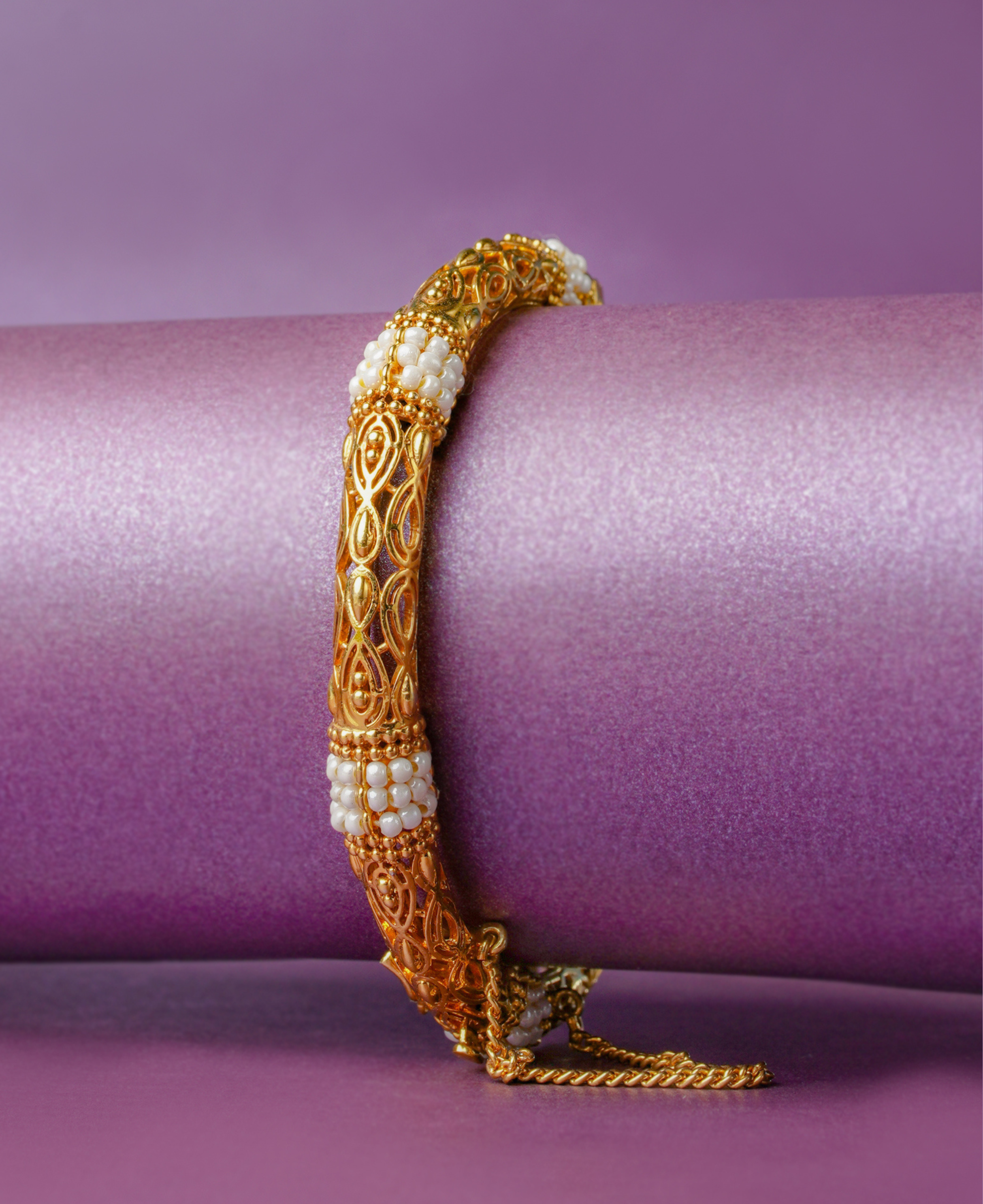 Carved Filigree Pearl Kara