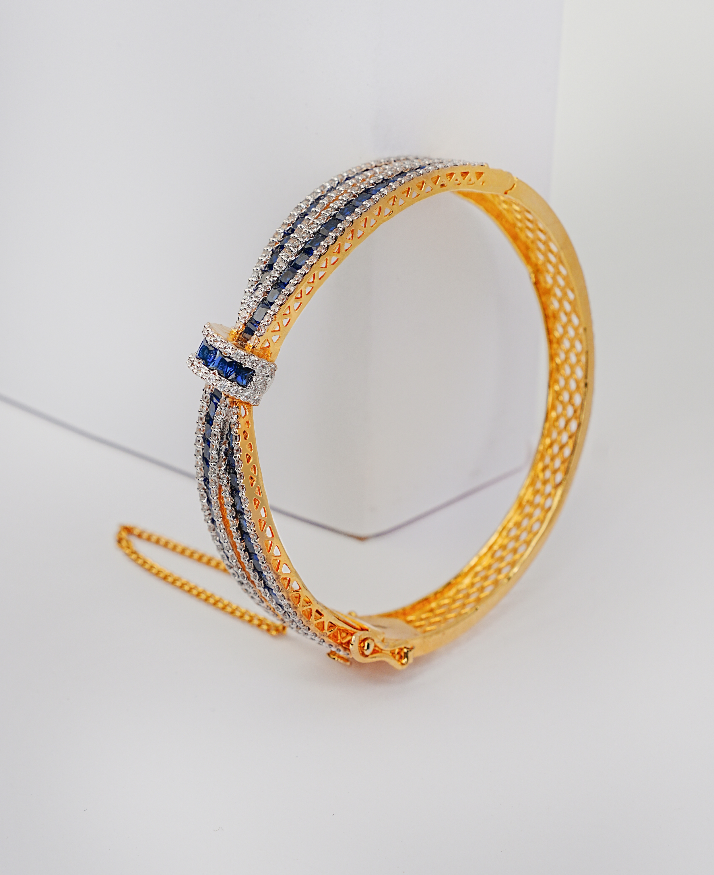 The Sapphire Knot Kara