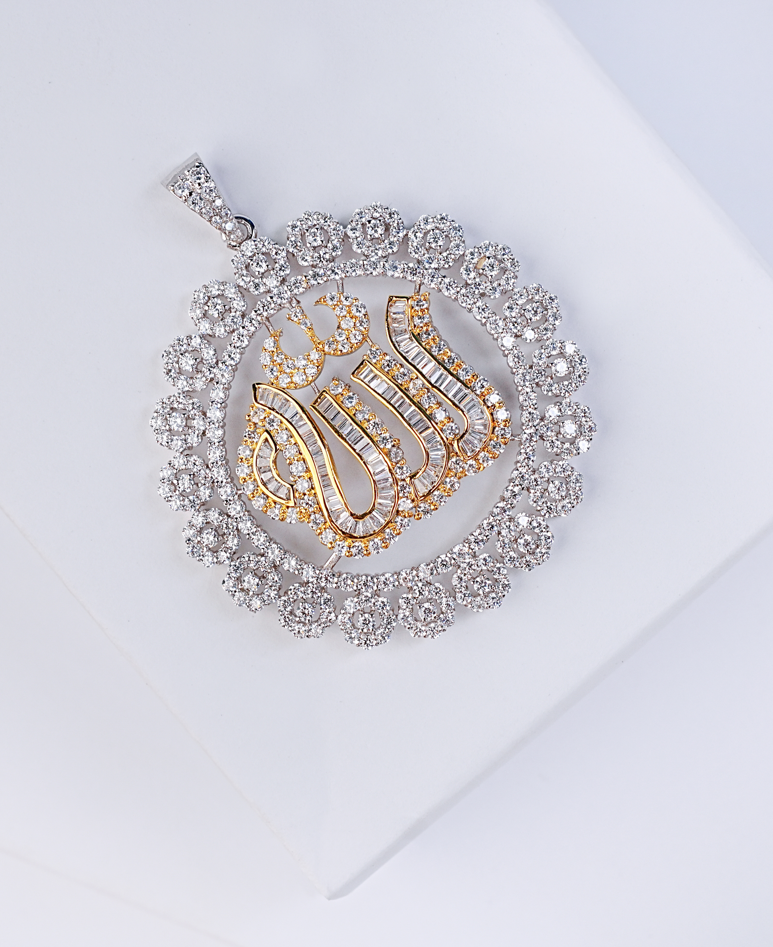 Zrc Halo Gold 'A' Pendant 2