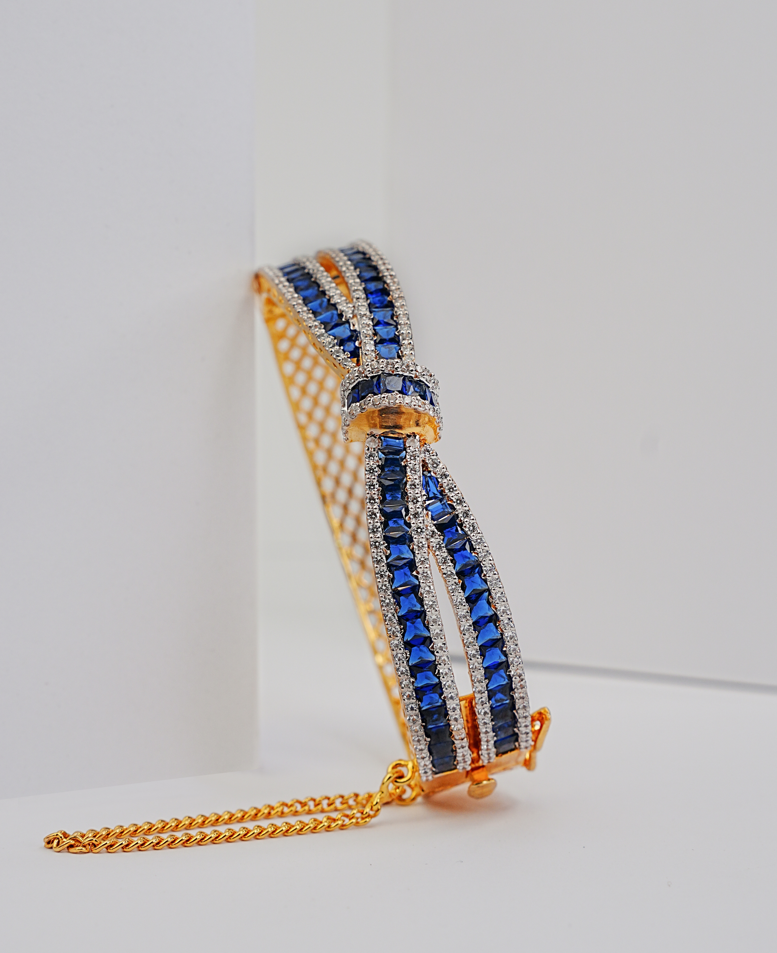 The Sapphire Knot Kara