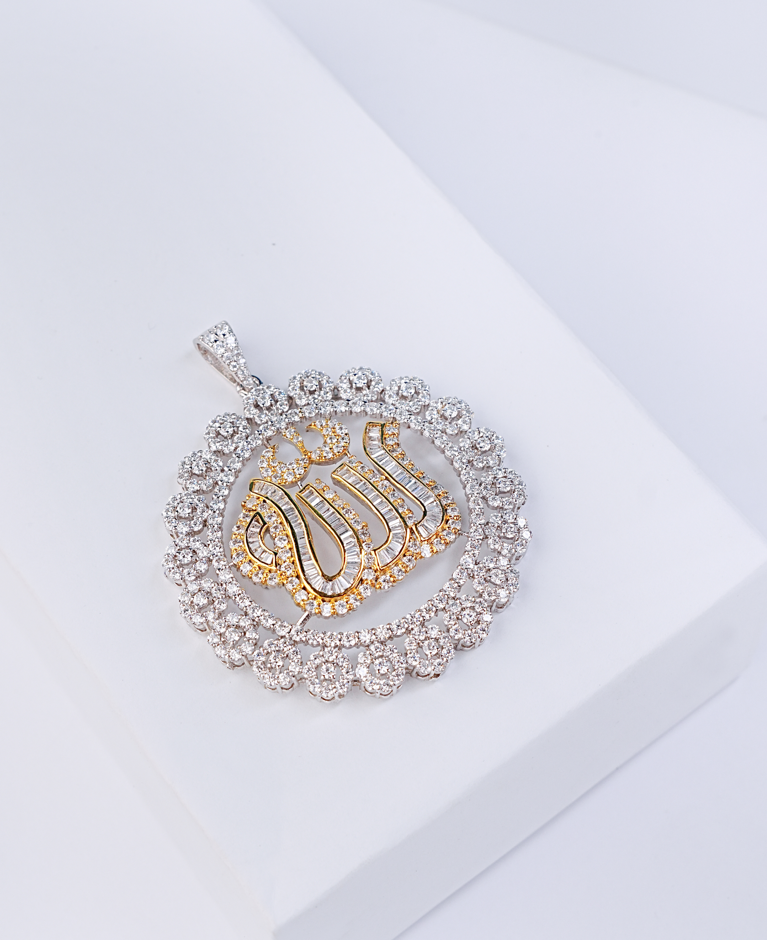 Zrc Halo Gold 'A' Pendant 2