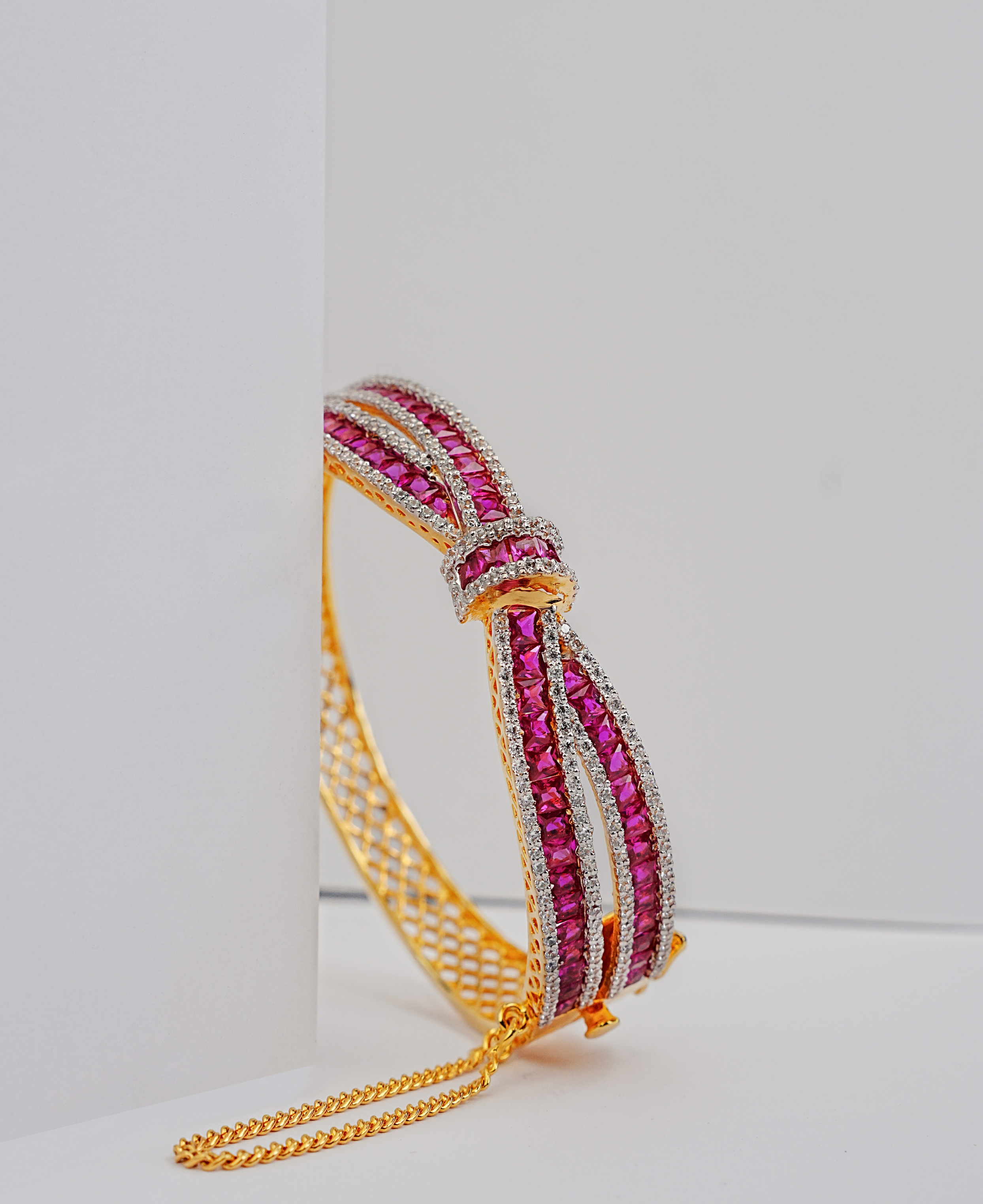 The Ruby Knot Kara