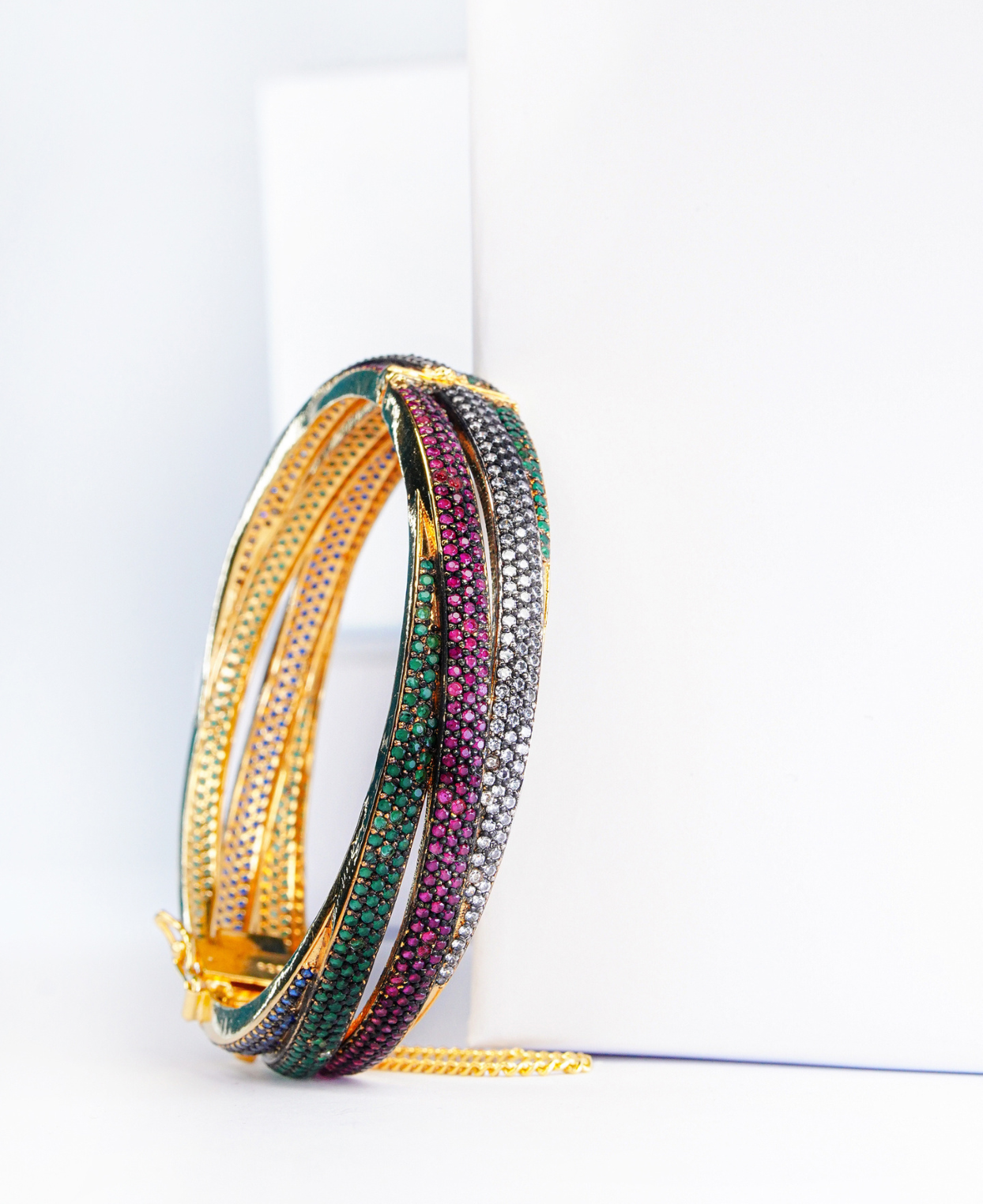 Multi Interlinked Kara