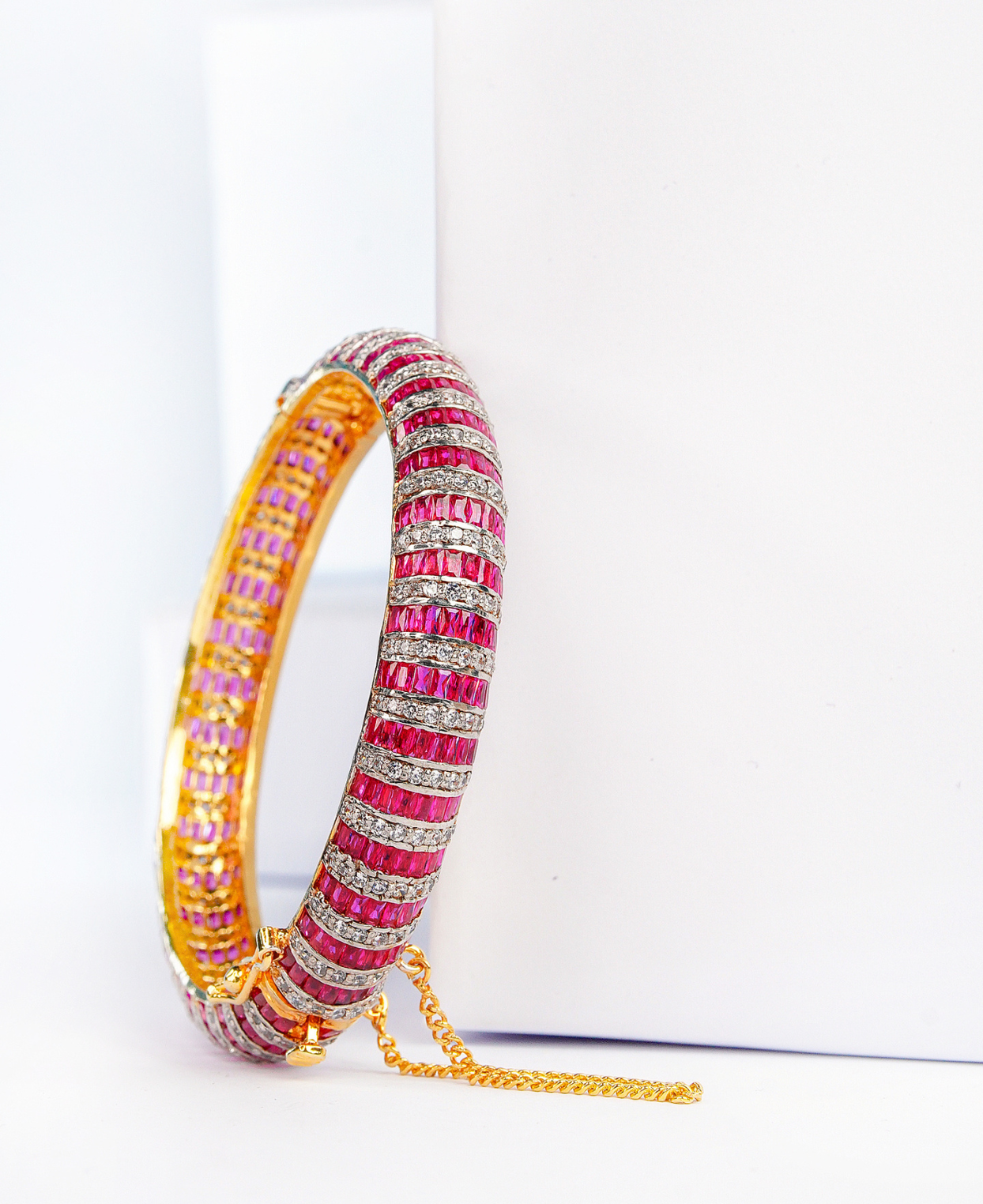 Ruby Channel Baguette Kara