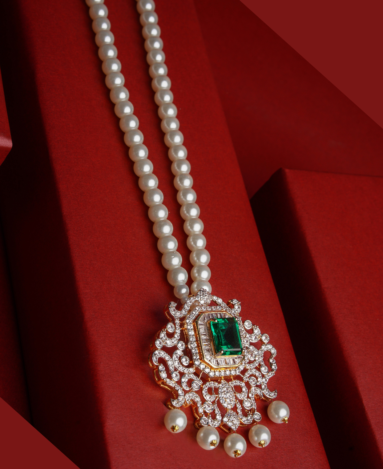 EMD Baguette Pearl Pendant