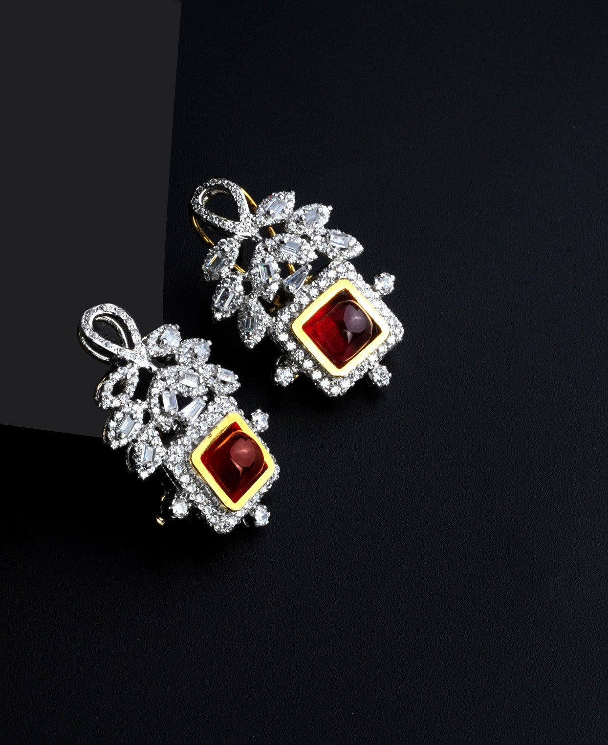 Chetum Changeable Oversized Studs