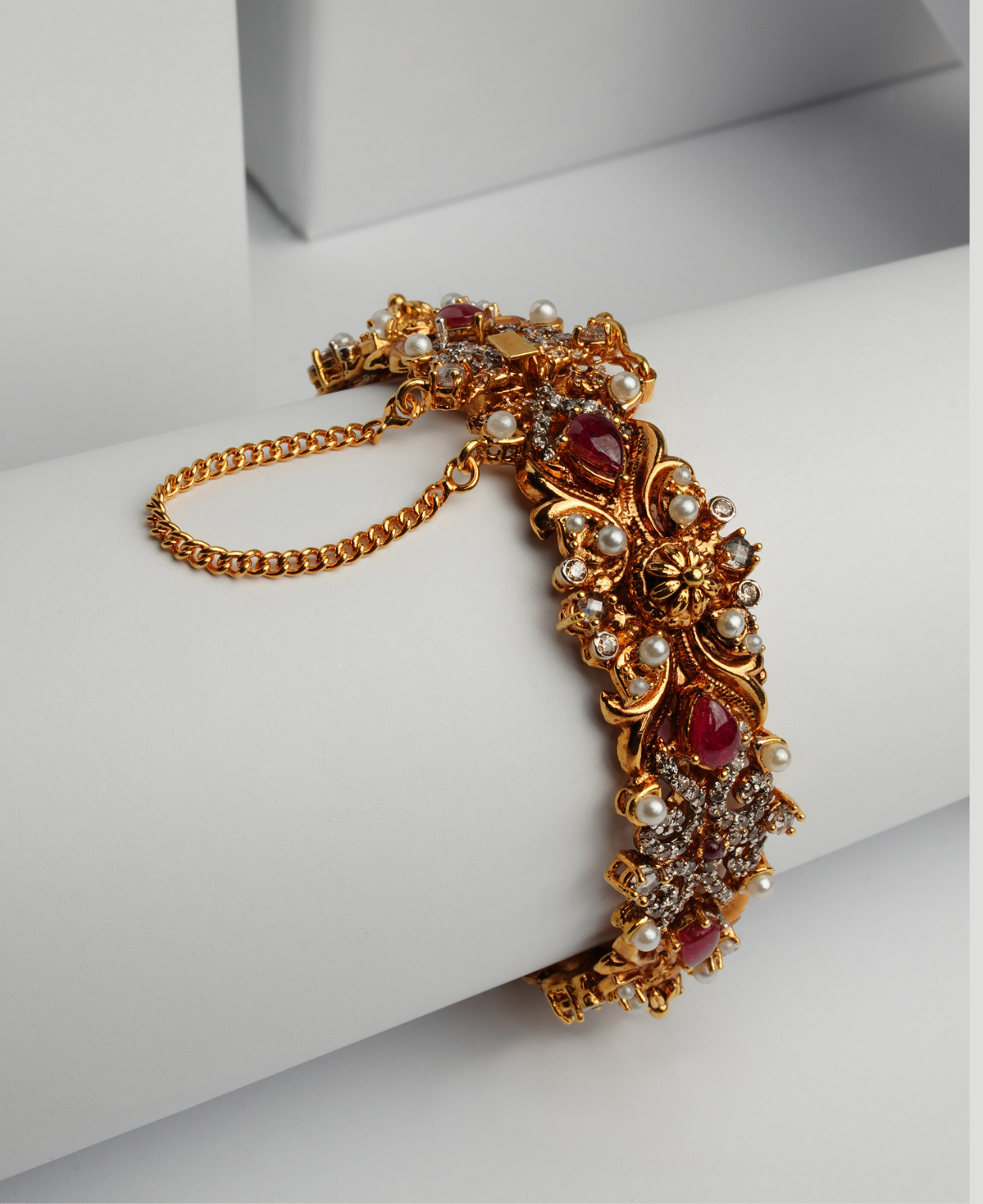 Chetum Pota Pearl Kara