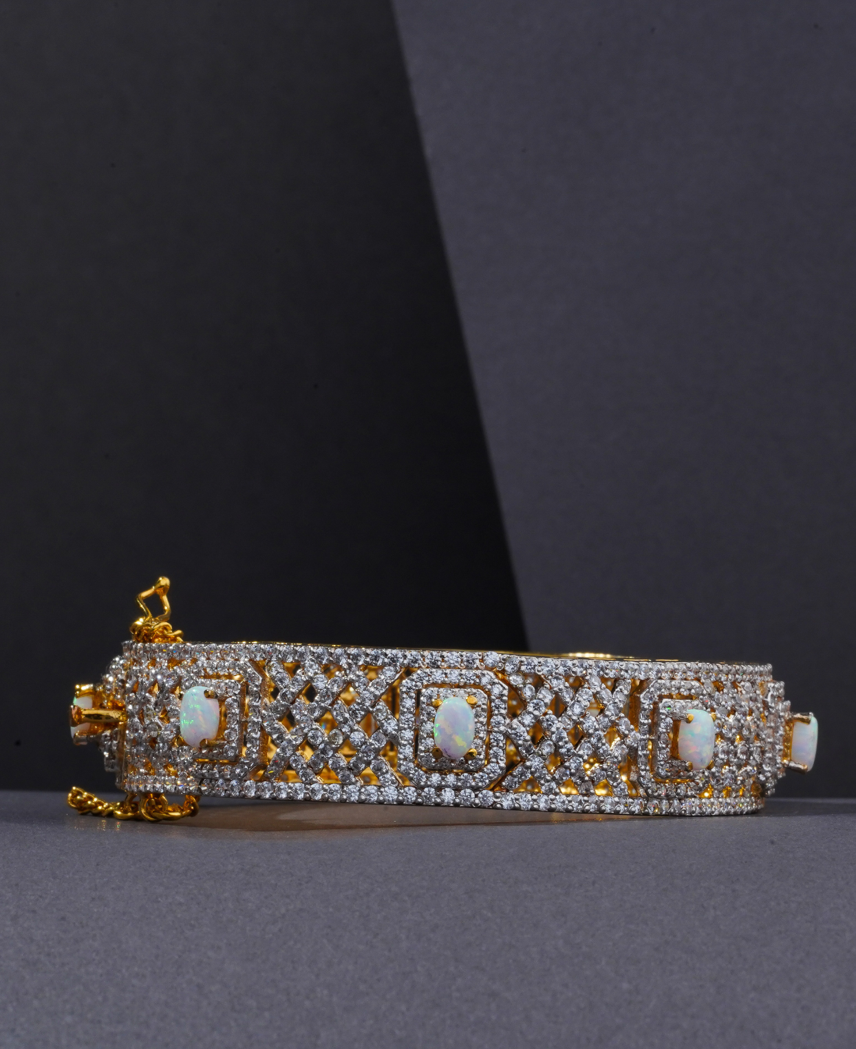 Opal & Zrc Chatai Kara