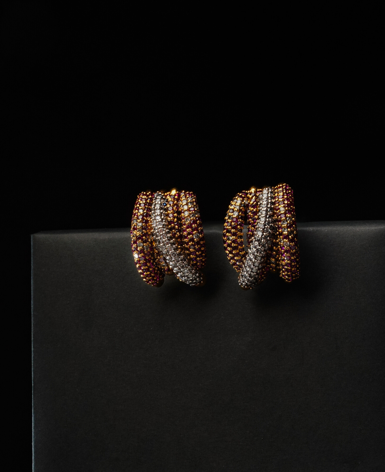 Entangled Ruby Finger Tops