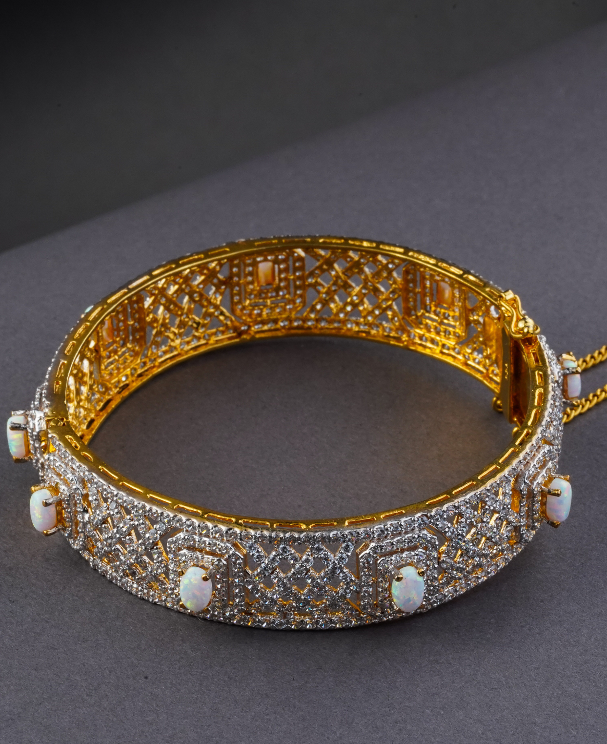 Opal & Zrc Chatai Kara