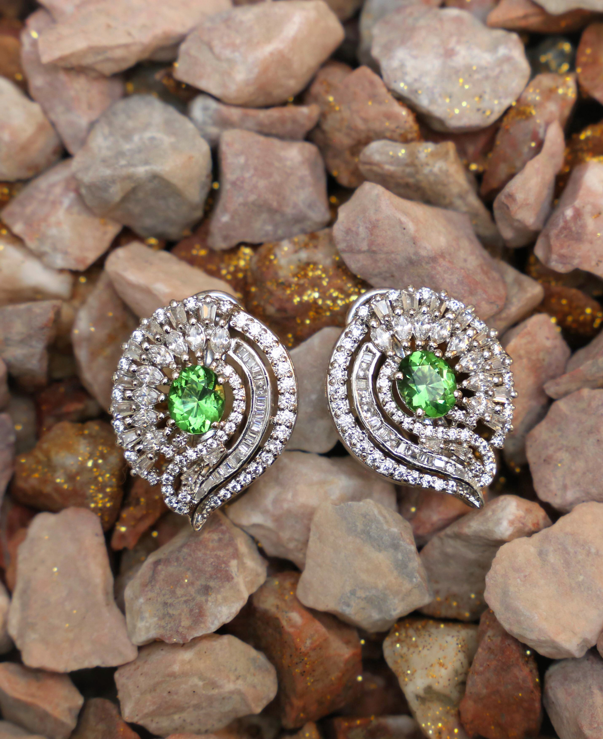 Peridot Paisley Baguette Tops