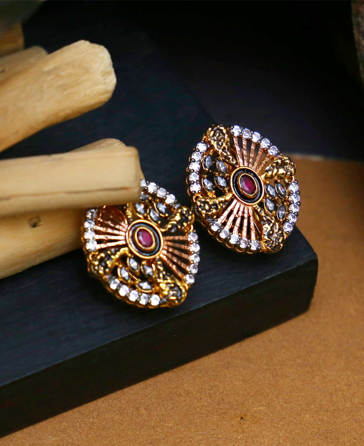 Chetum Oval Fan Tops