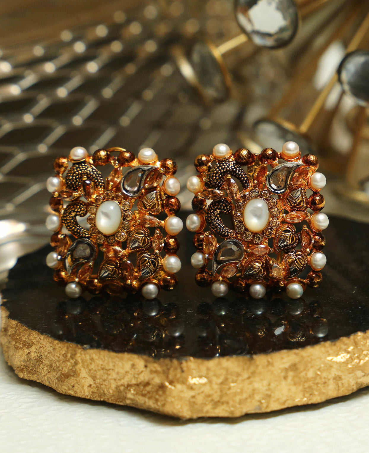 Texture Pearl Sq Tops