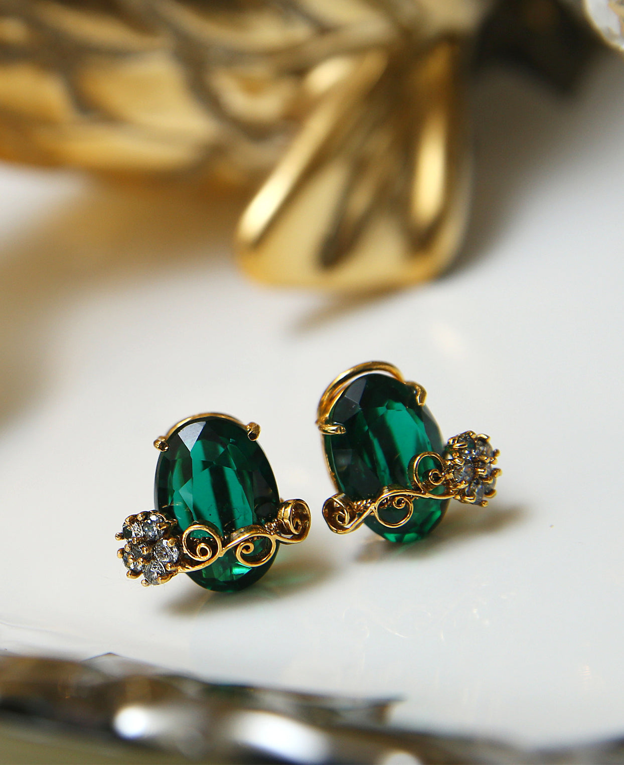 Green Twisted wire tops