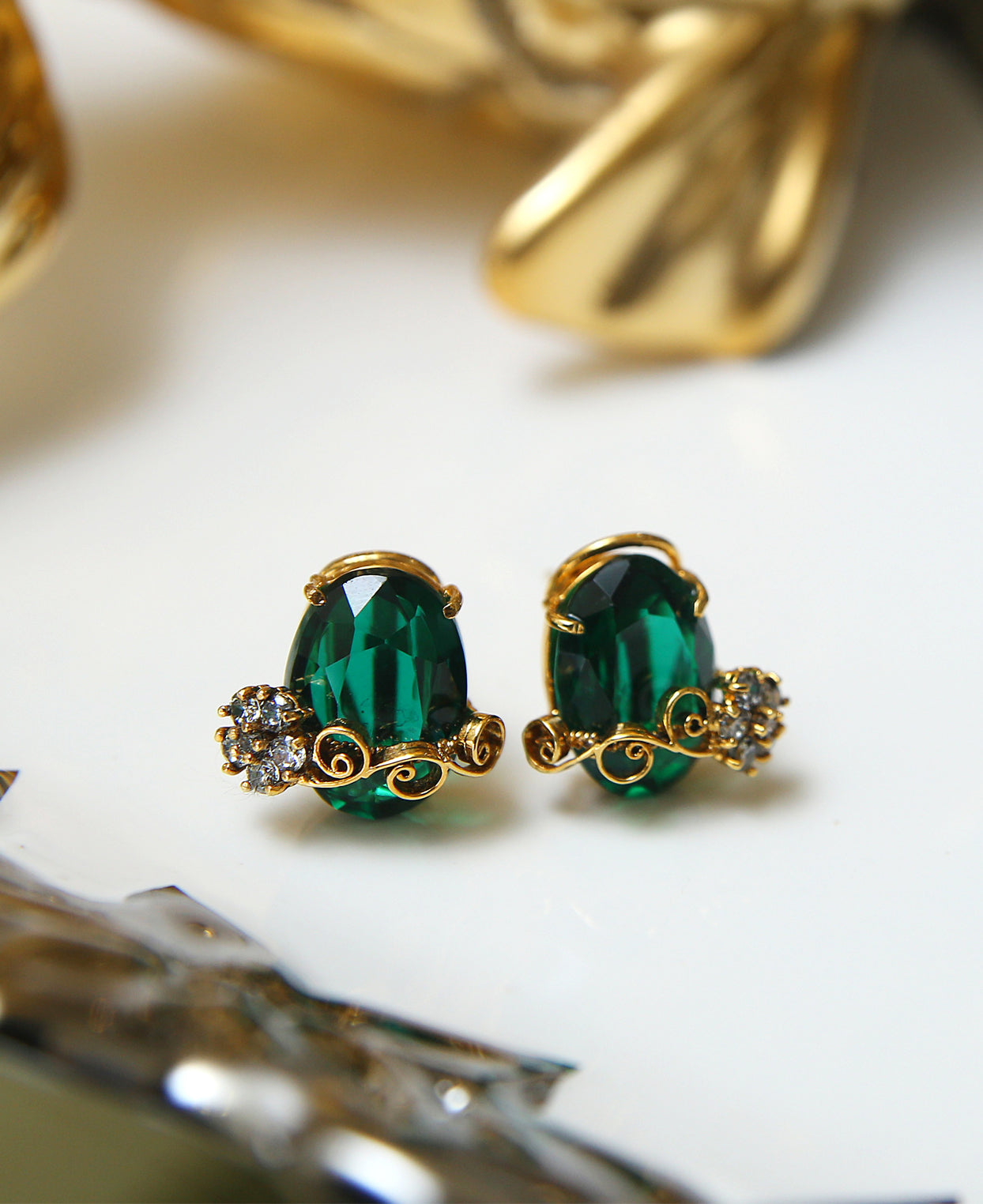 Green Twisted wire tops