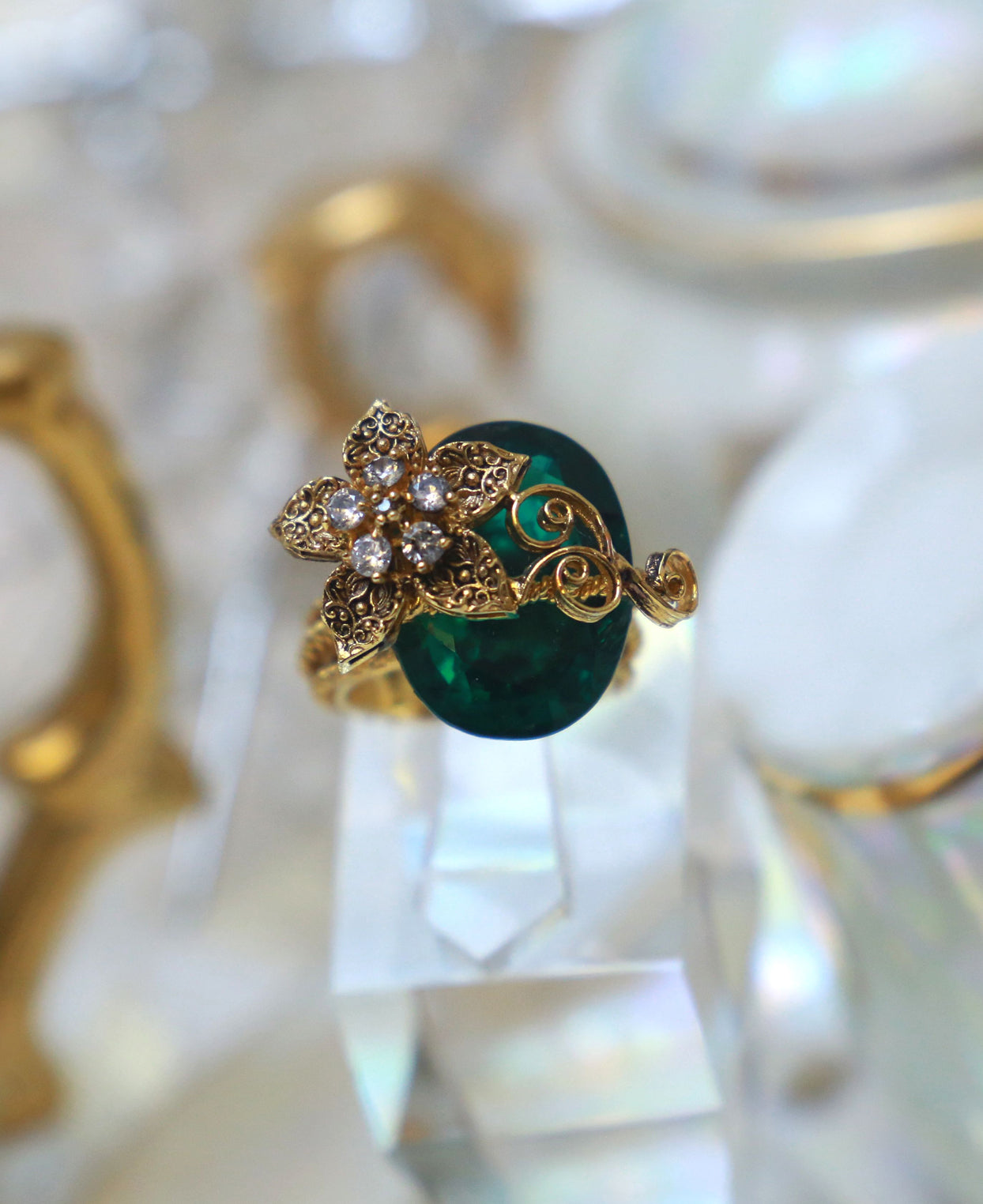 Green Chunky Twisted Wire Ring