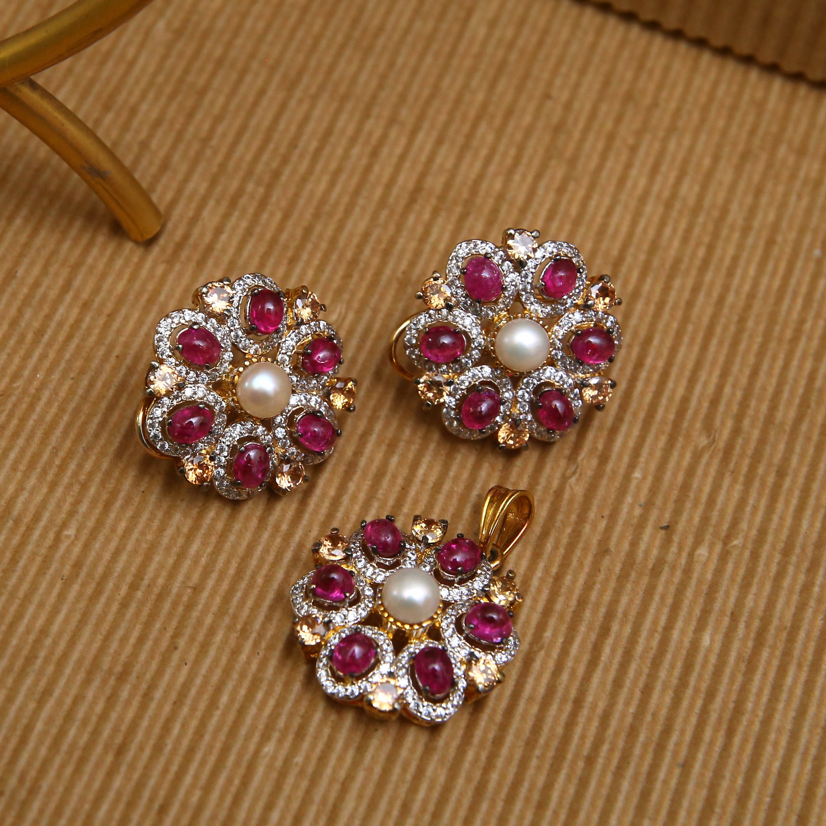 The Flower Tops with Cultured Pearl Centres