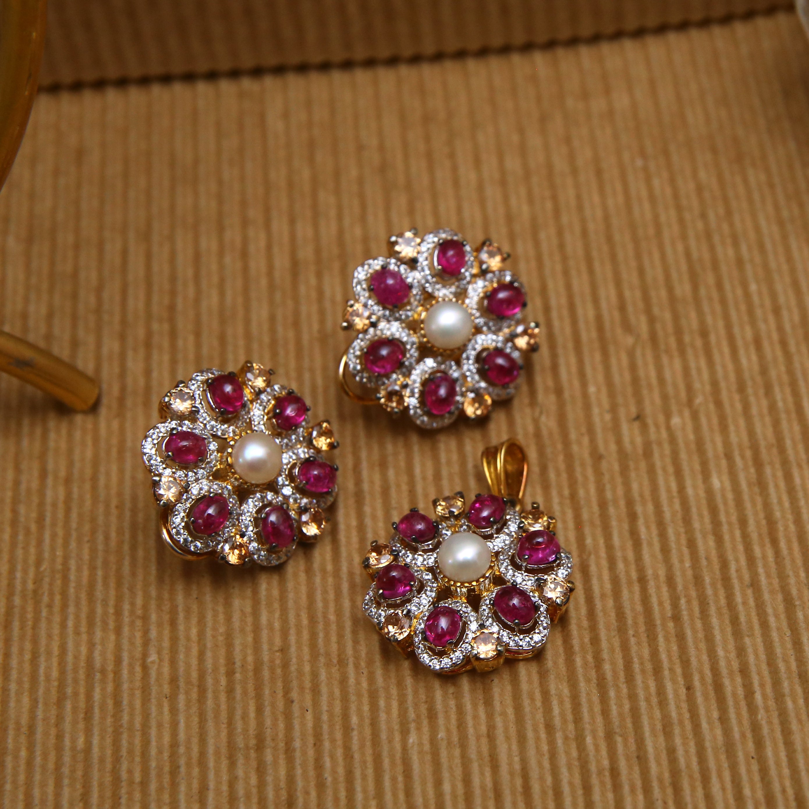 The Flower Tops with Cultured Pearl Centres