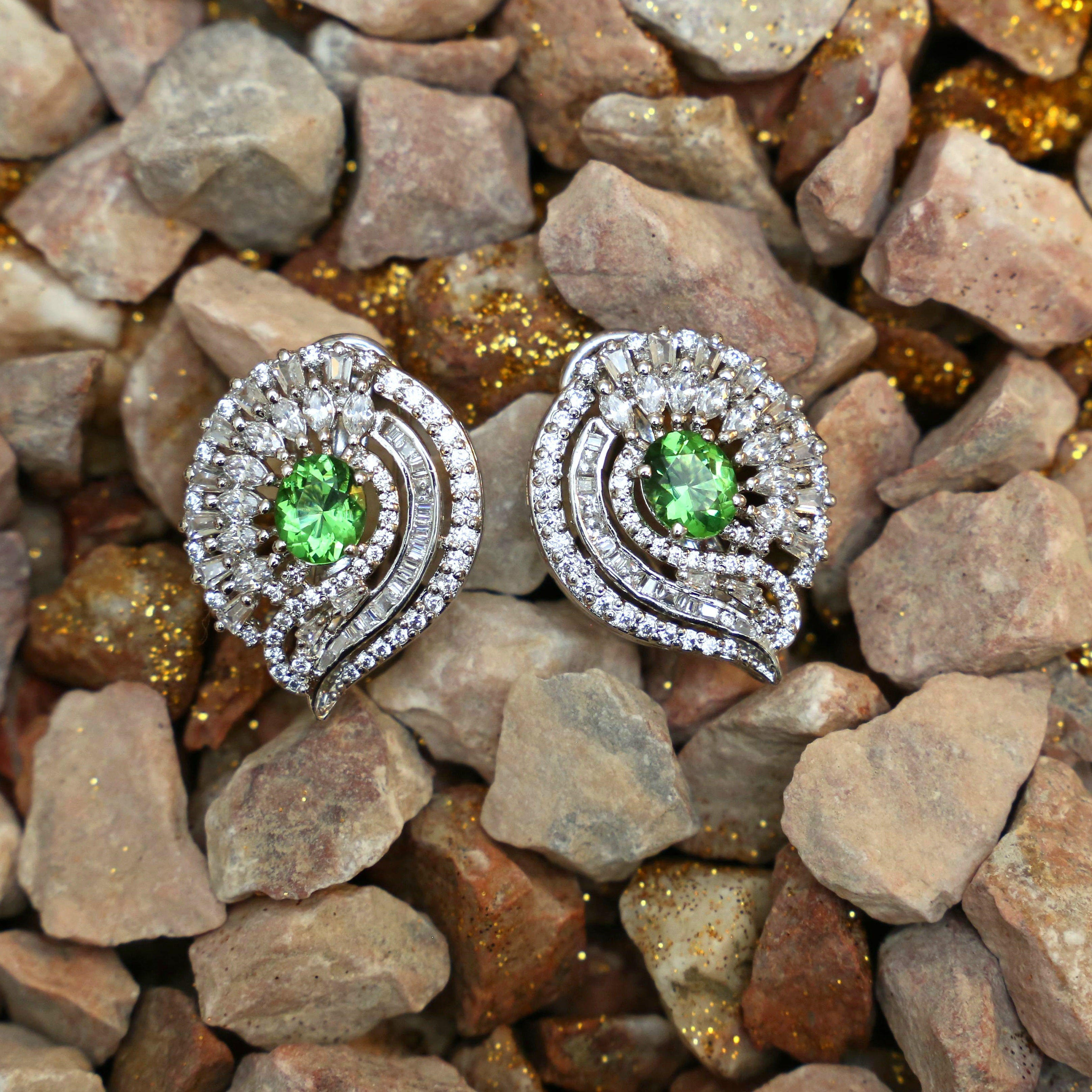 Peridot Paisley Baguette Tops