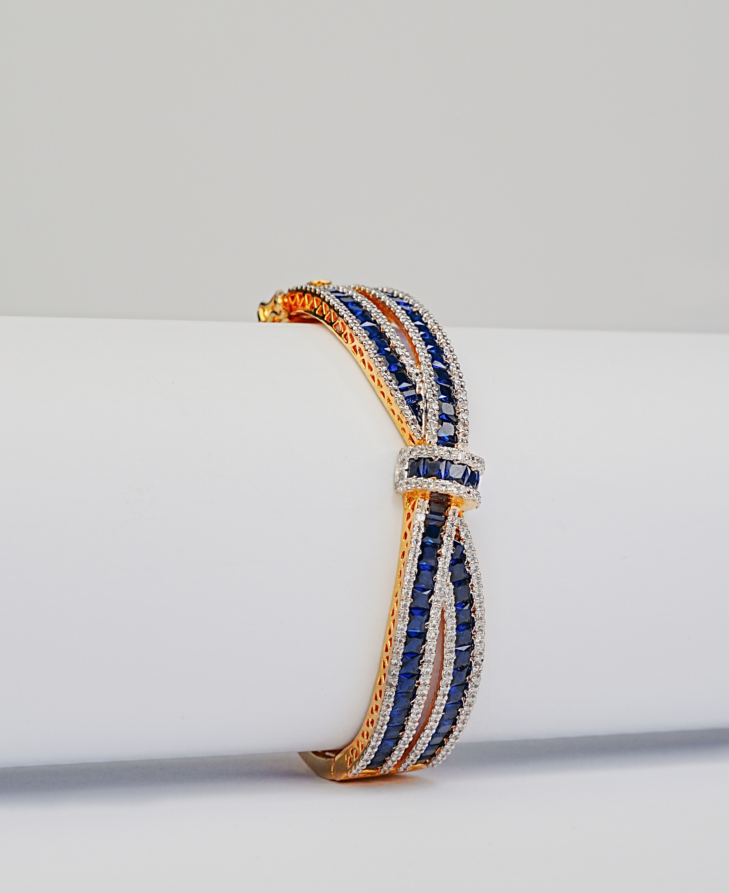 The Sapphire Knot Kara