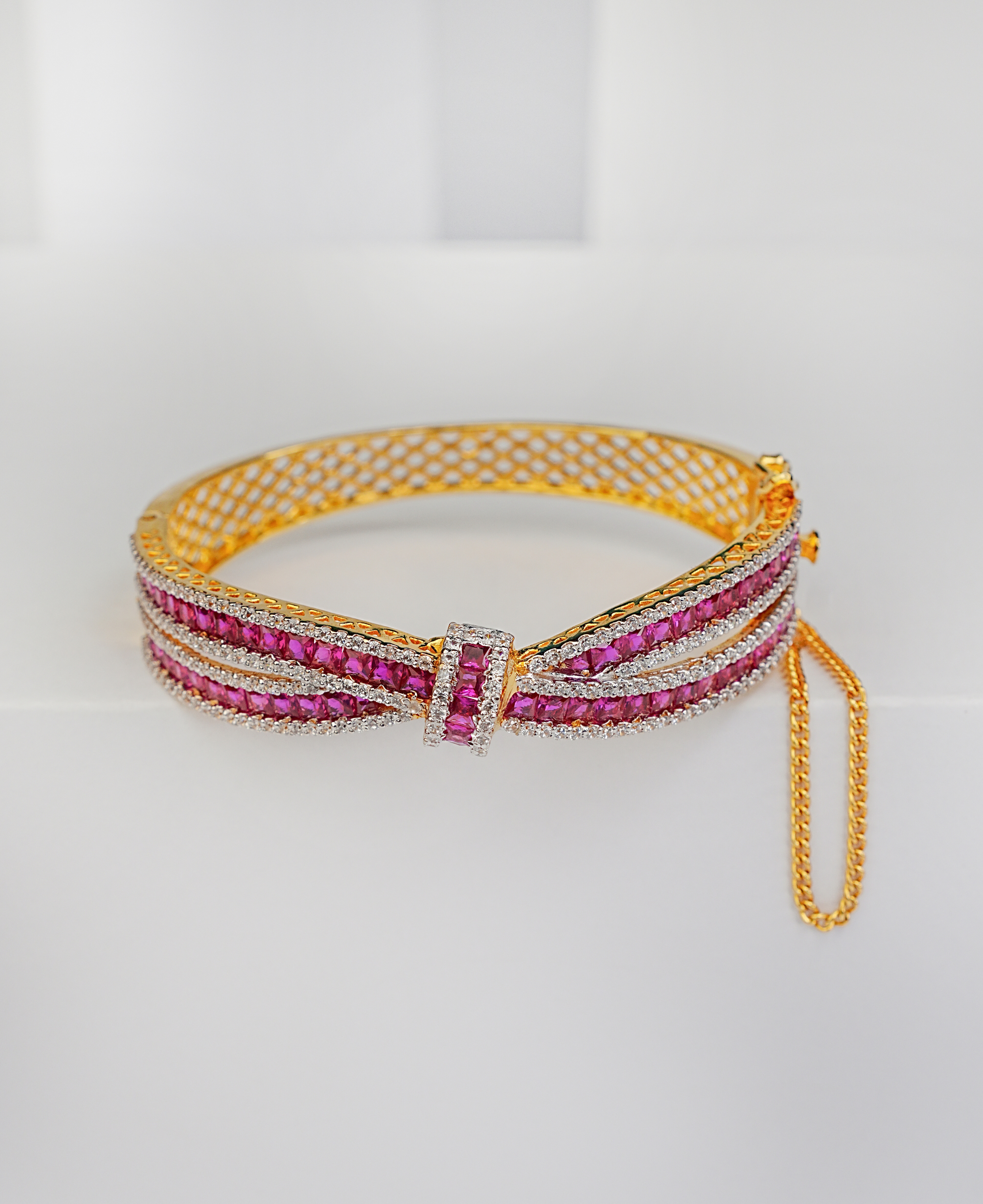 The Ruby Knot Kara