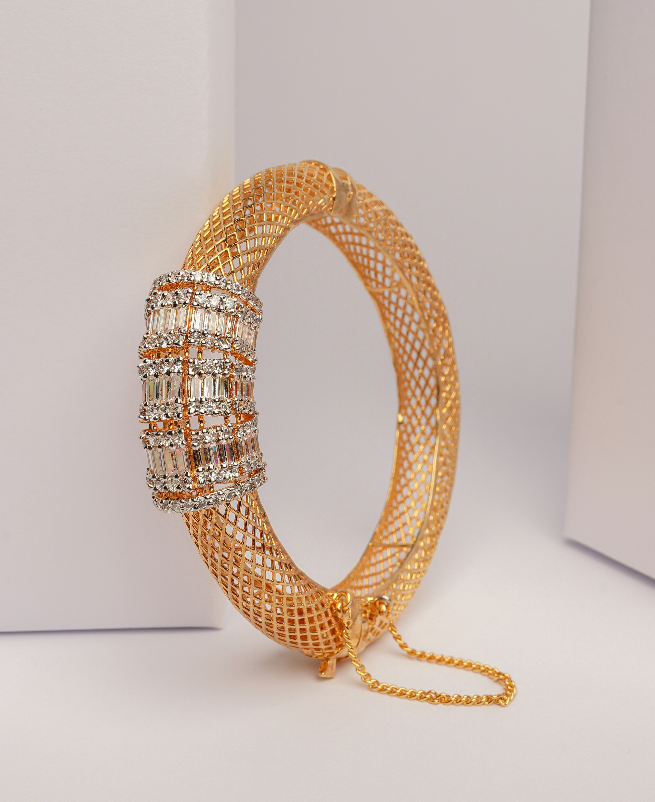 Netted Baguette Broch Kara