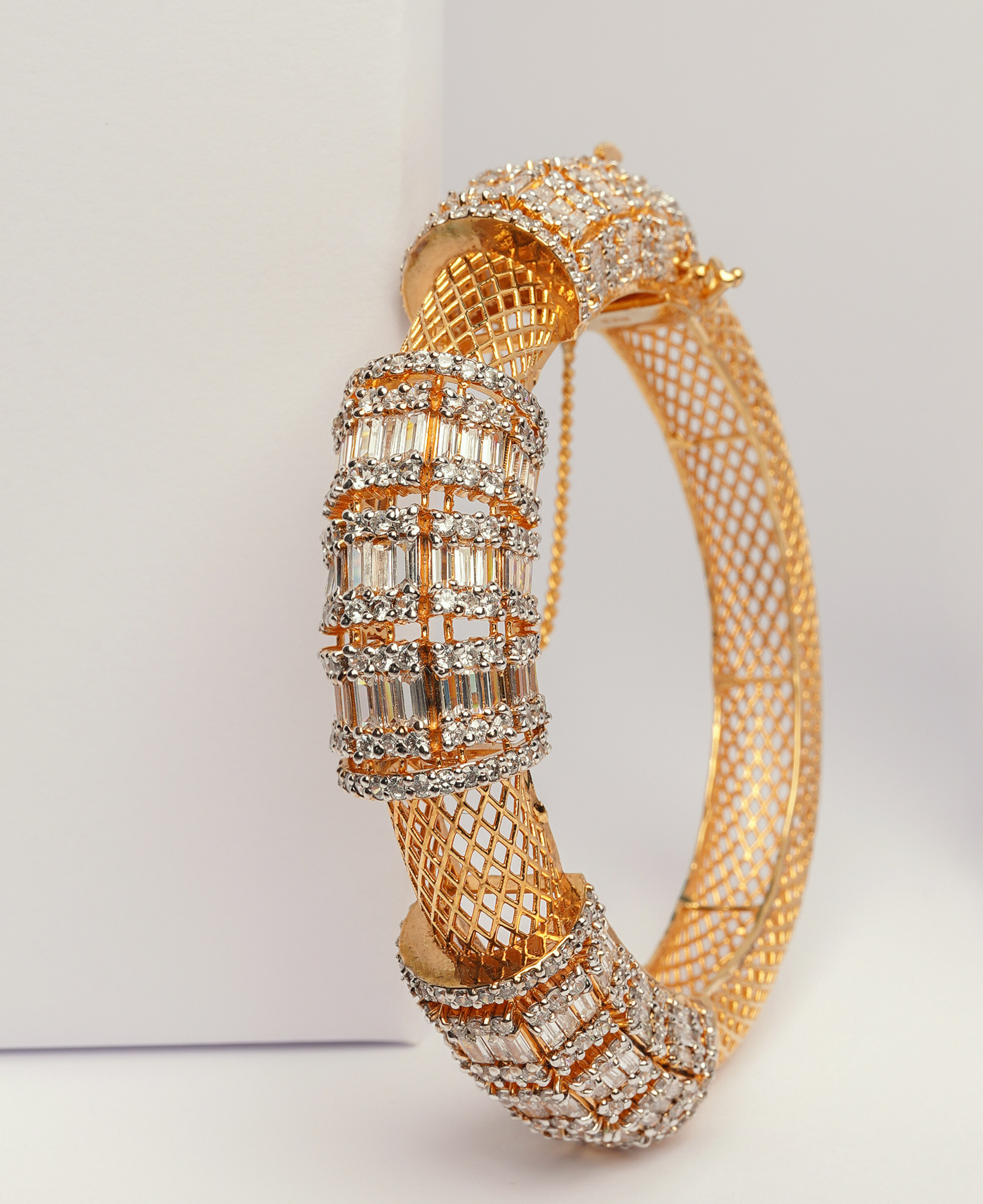 Netted Tri Baguette Broch Kara