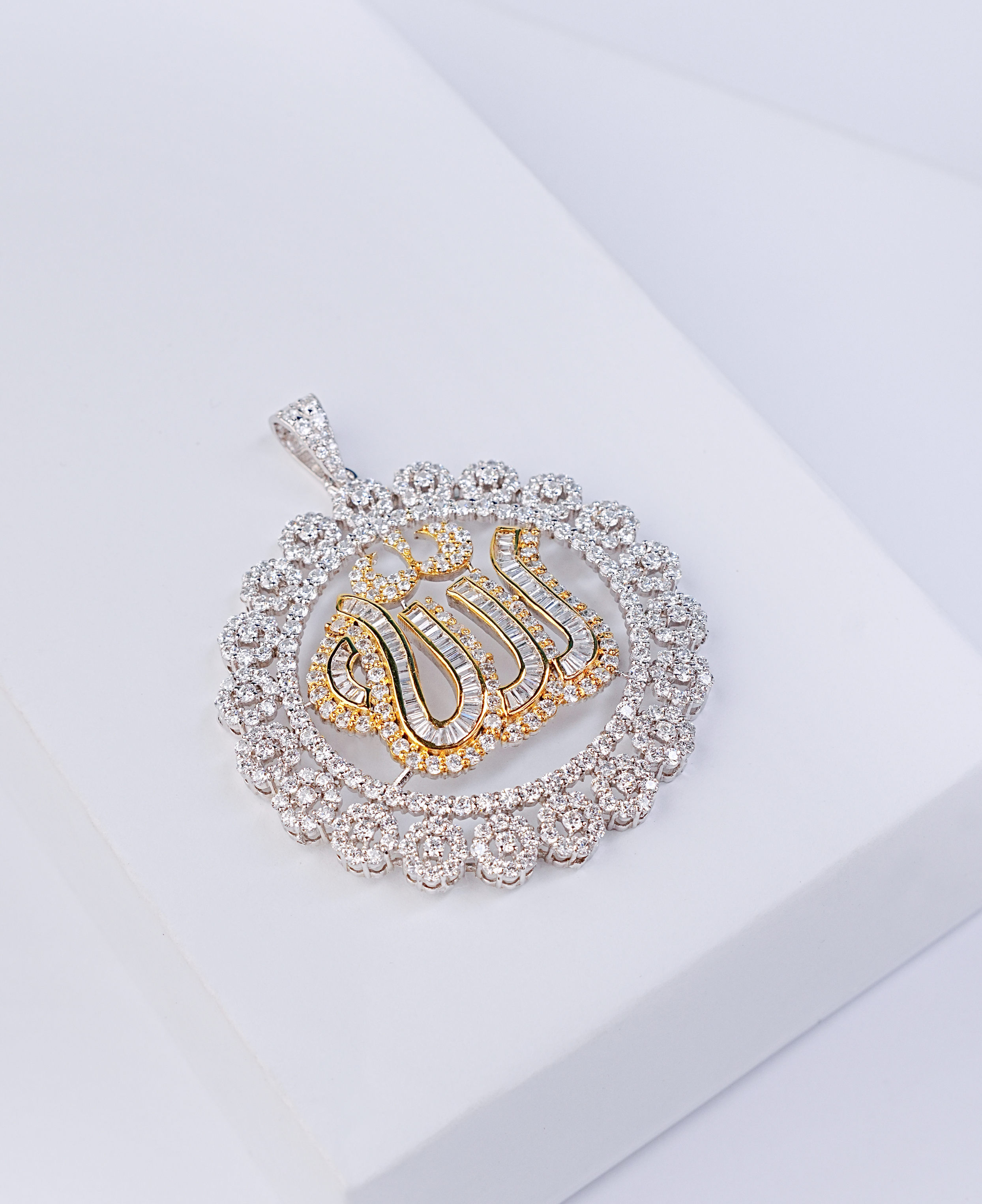 Zrc Halo Gold 'A' Pendant 2