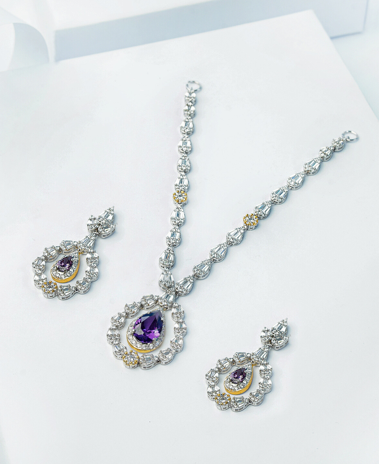 Zircon Amethyst NS