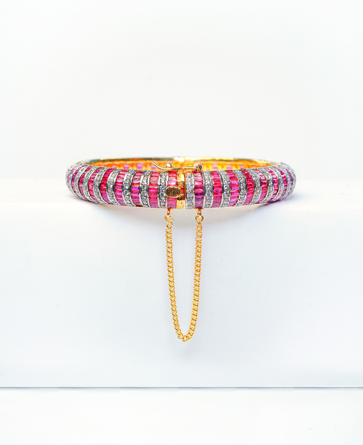 Ruby Channel Baguette Kara