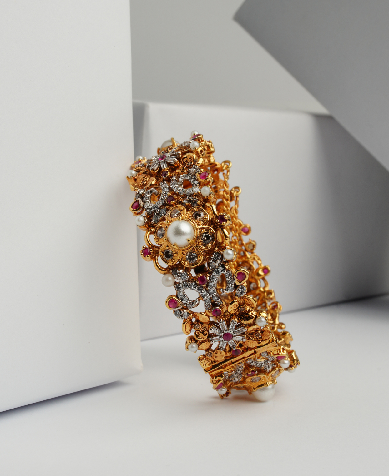 Polki, Pearl & Chetum Kara