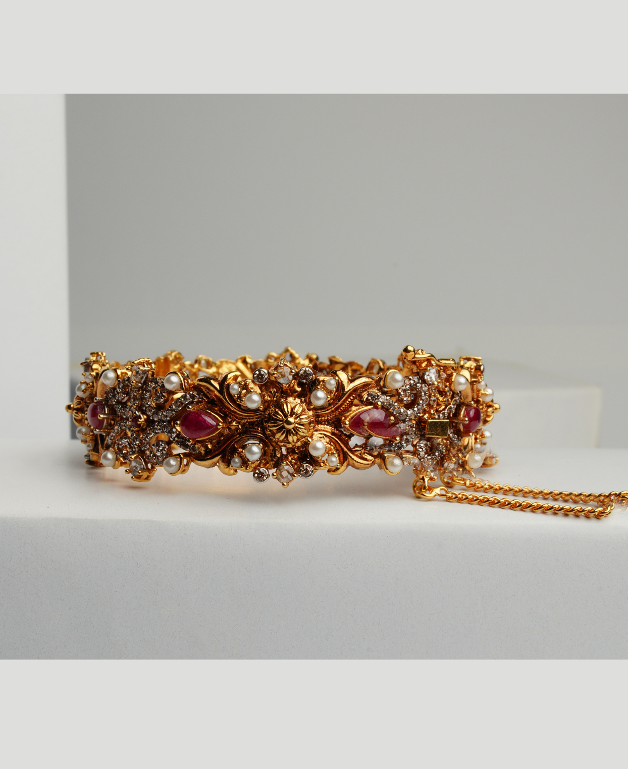 Chetum Pota Pearl Kara