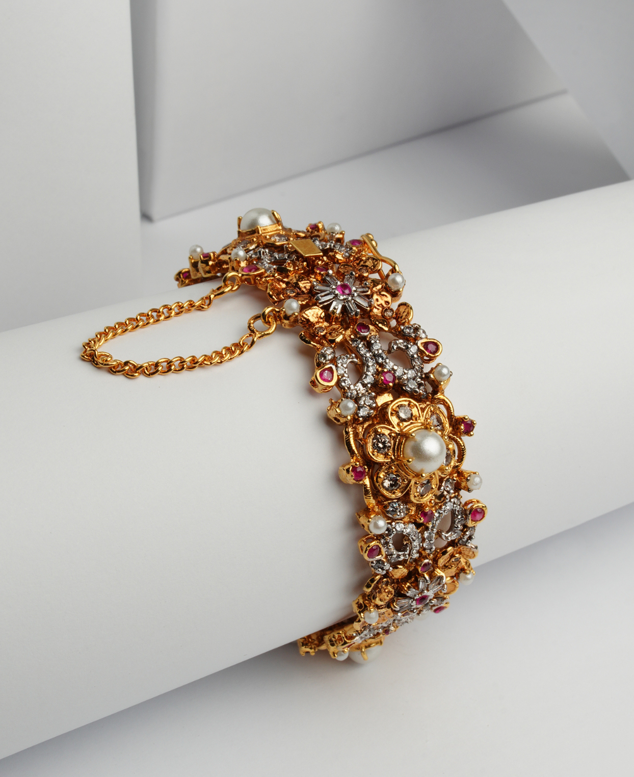 Polki, Pearl & Chetum Kara