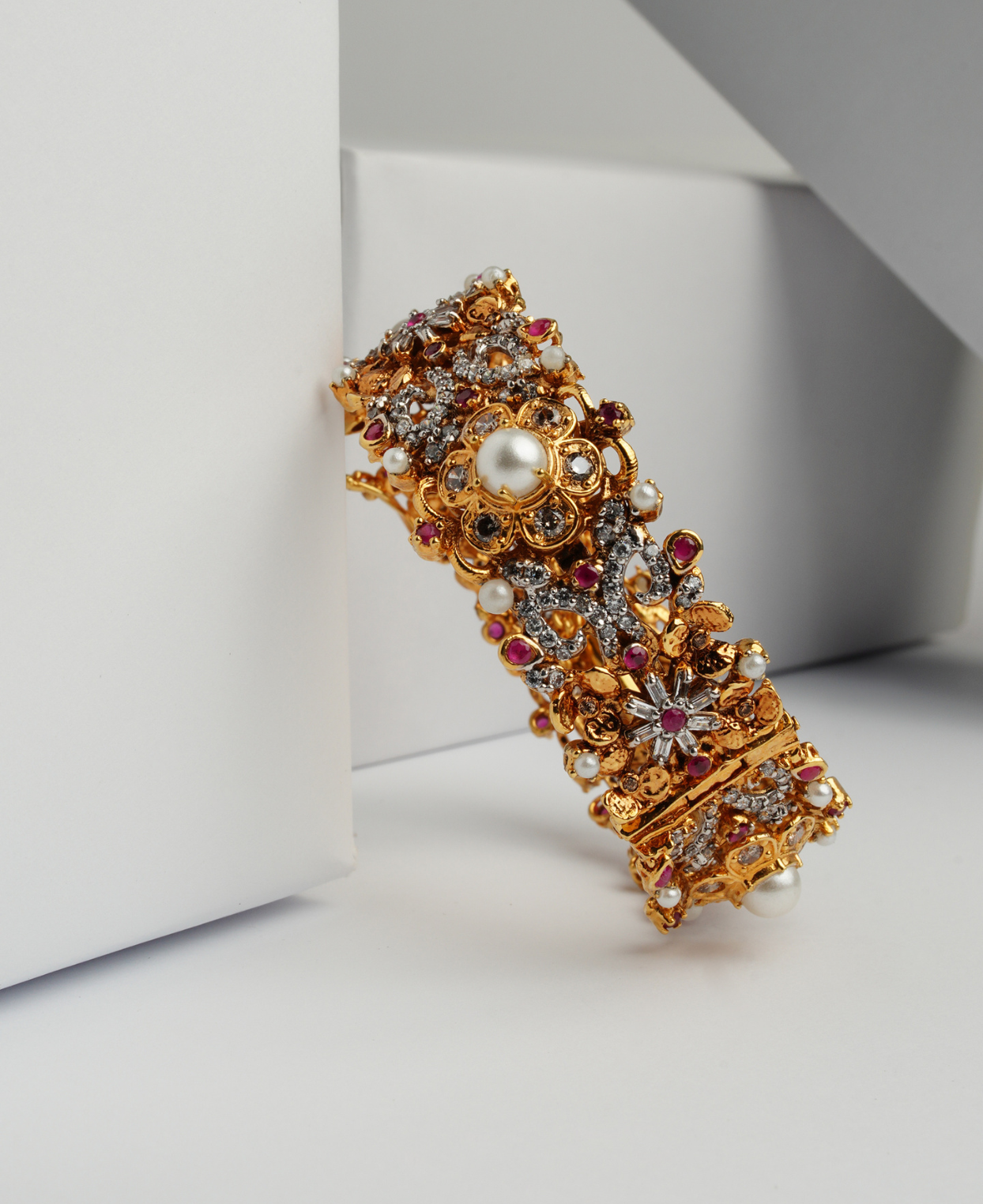 Polki, Pearl & Chetum Kara