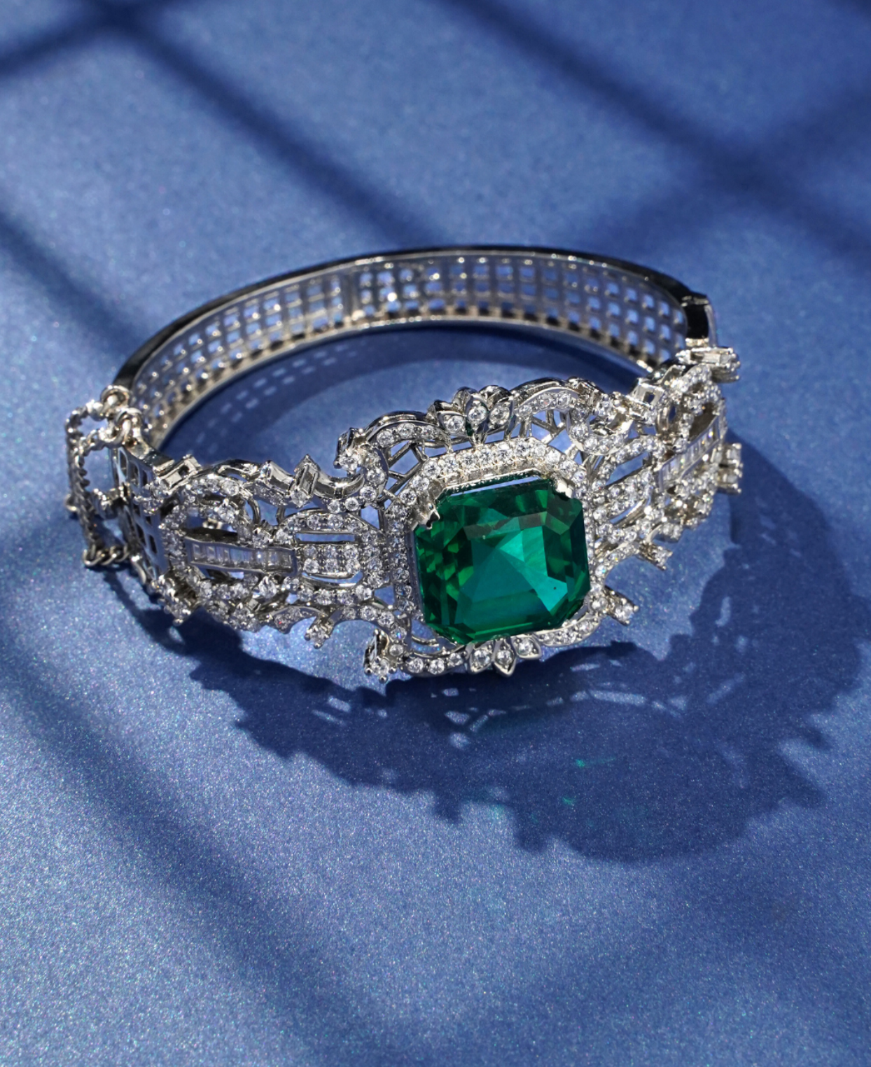 Green Glass Kara Bracelet