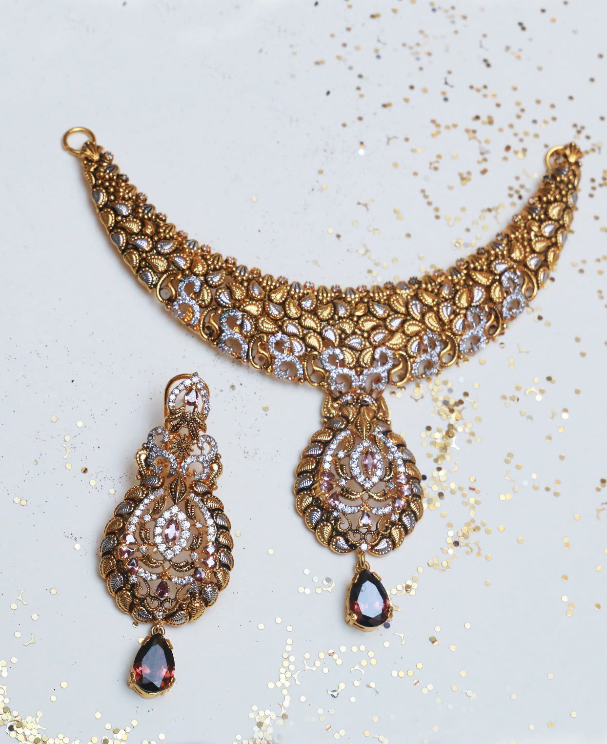 The Intricate Gold Set