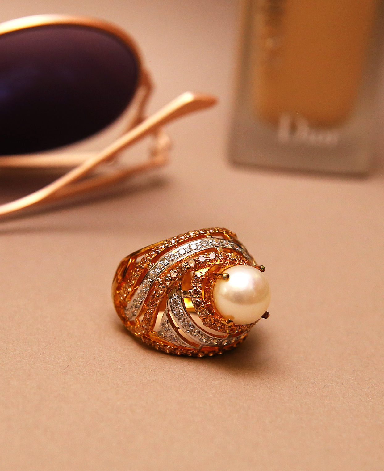 Shell Pearl Centred Ring